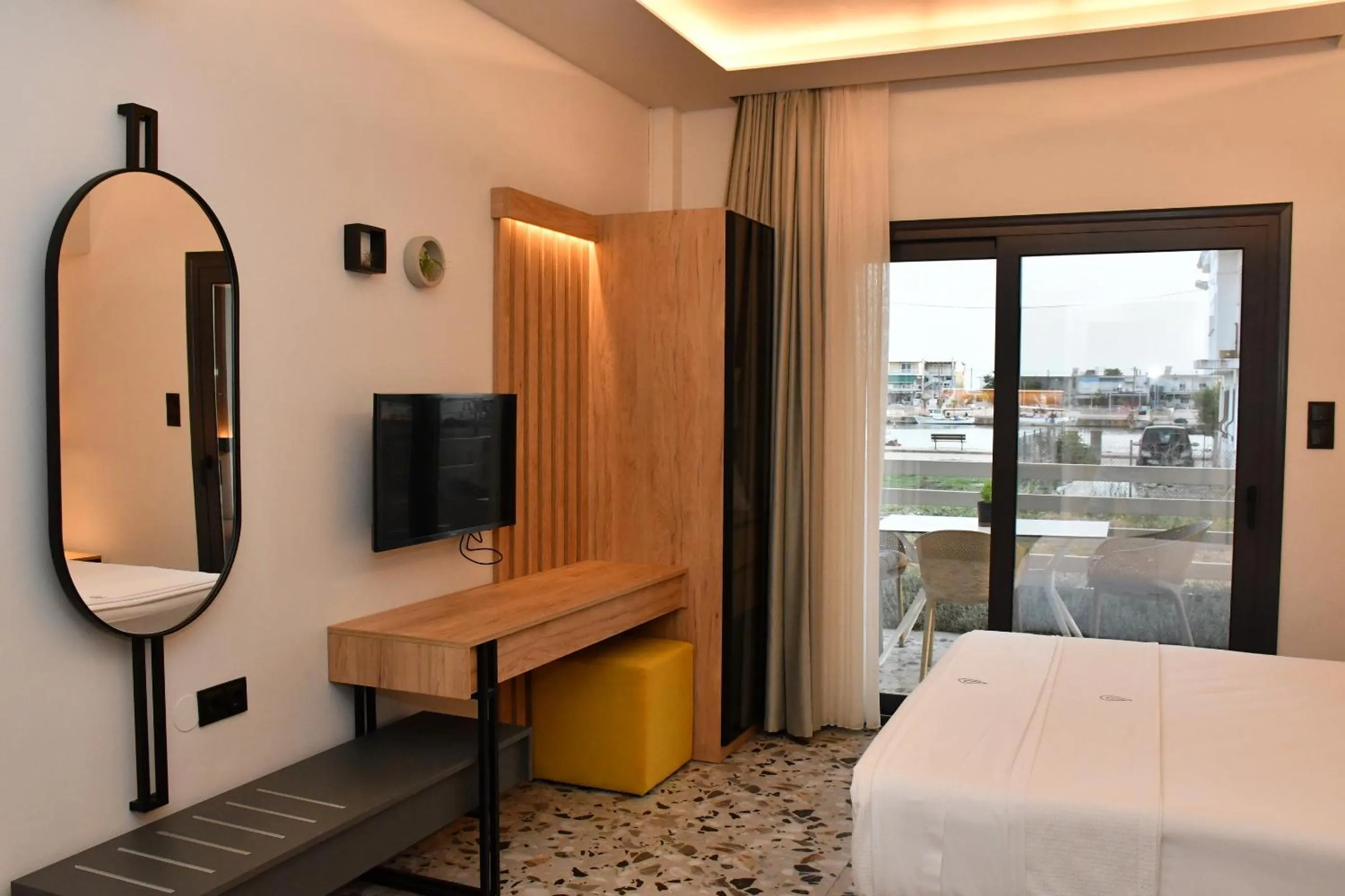 Bed in NERO SEASCAPE SUITES