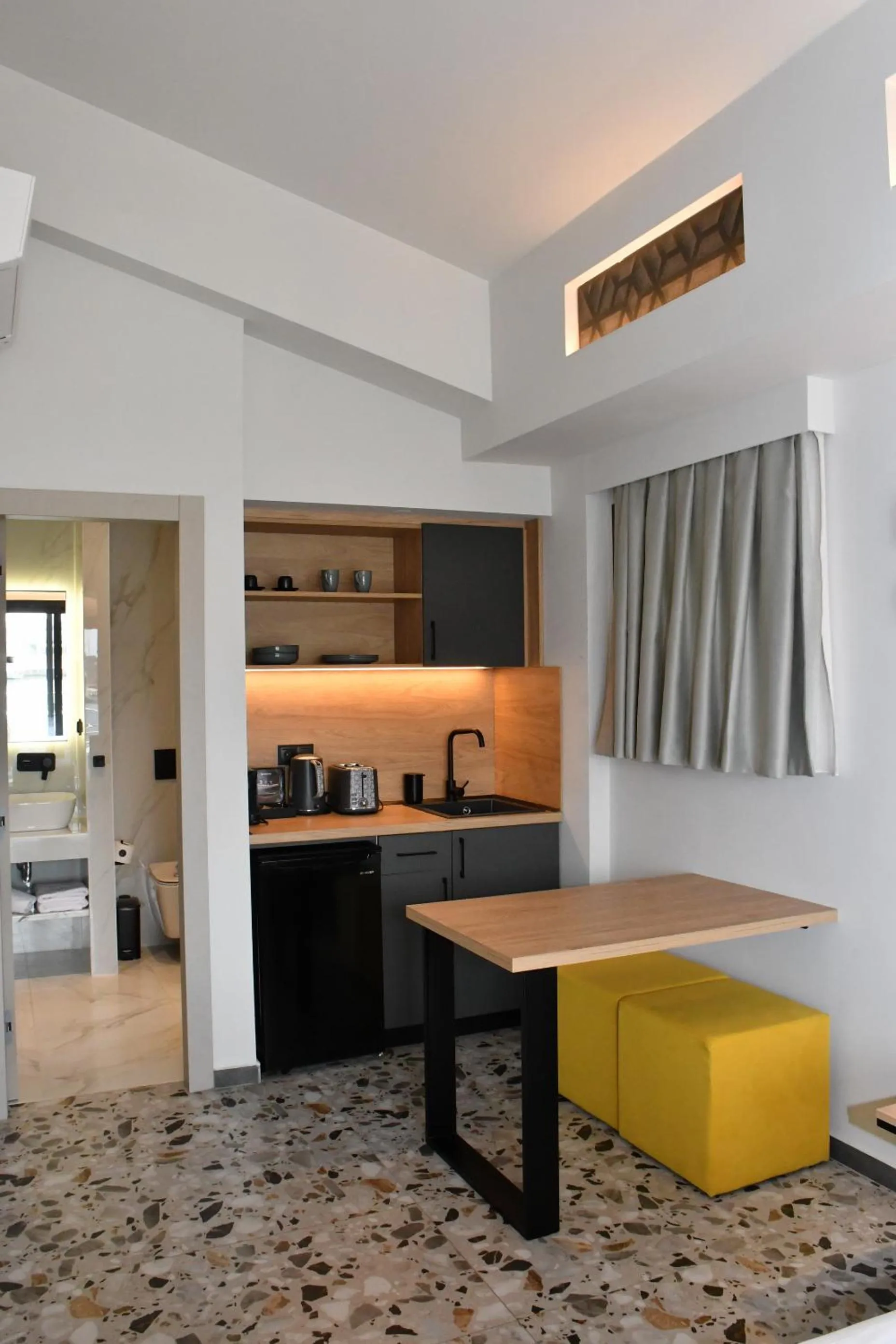 NERO SEASCAPE SUITES