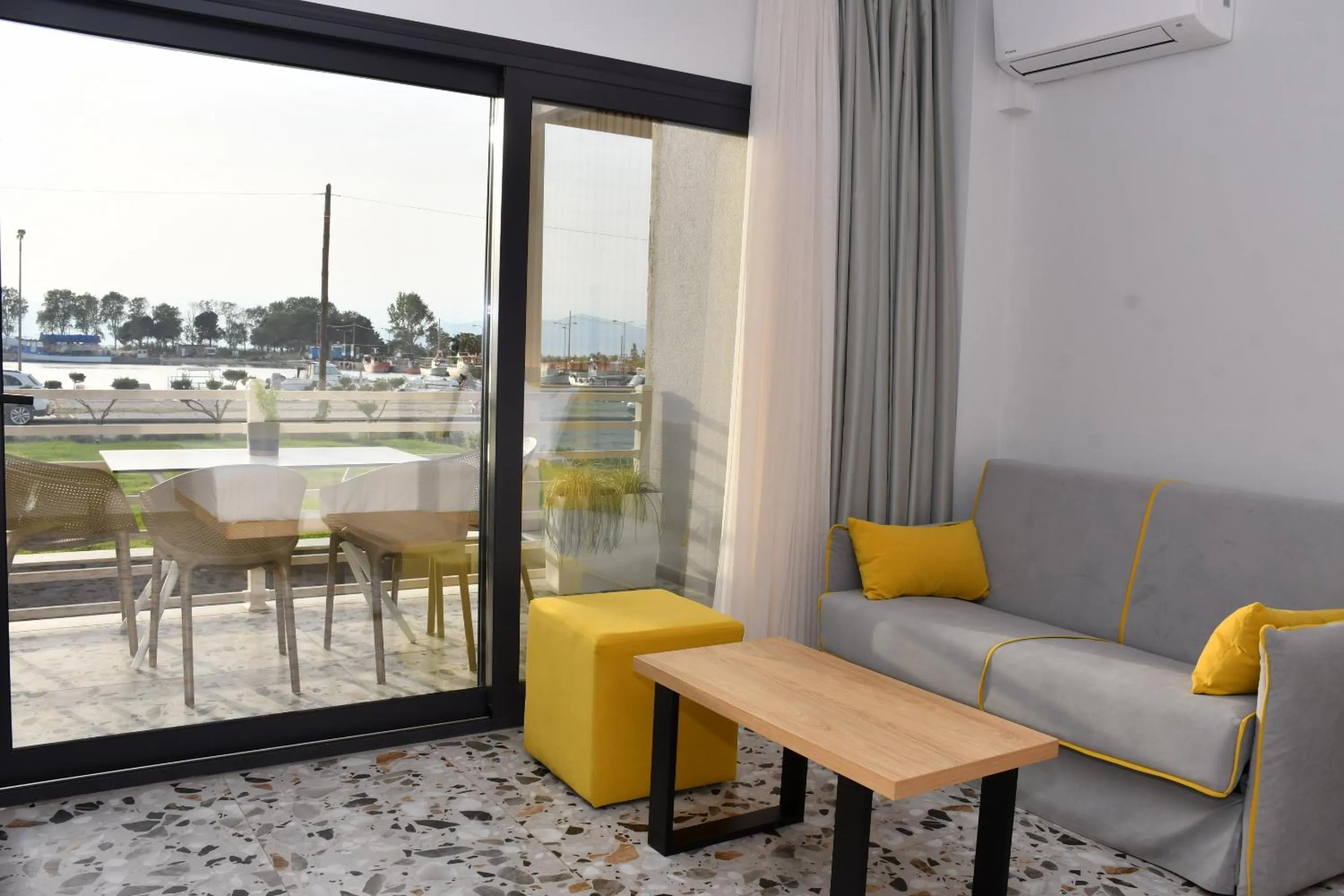 NERO SEASCAPE SUITES