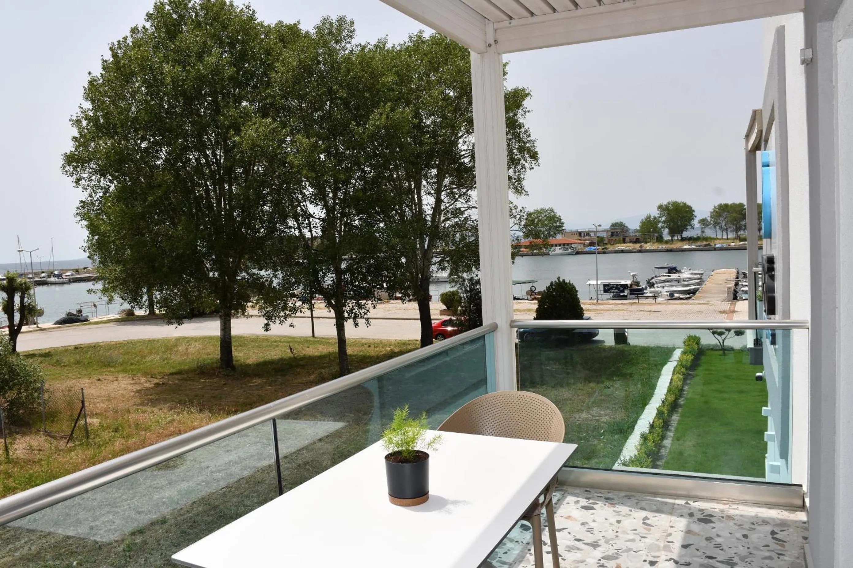 NERO SEASCAPE SUITES