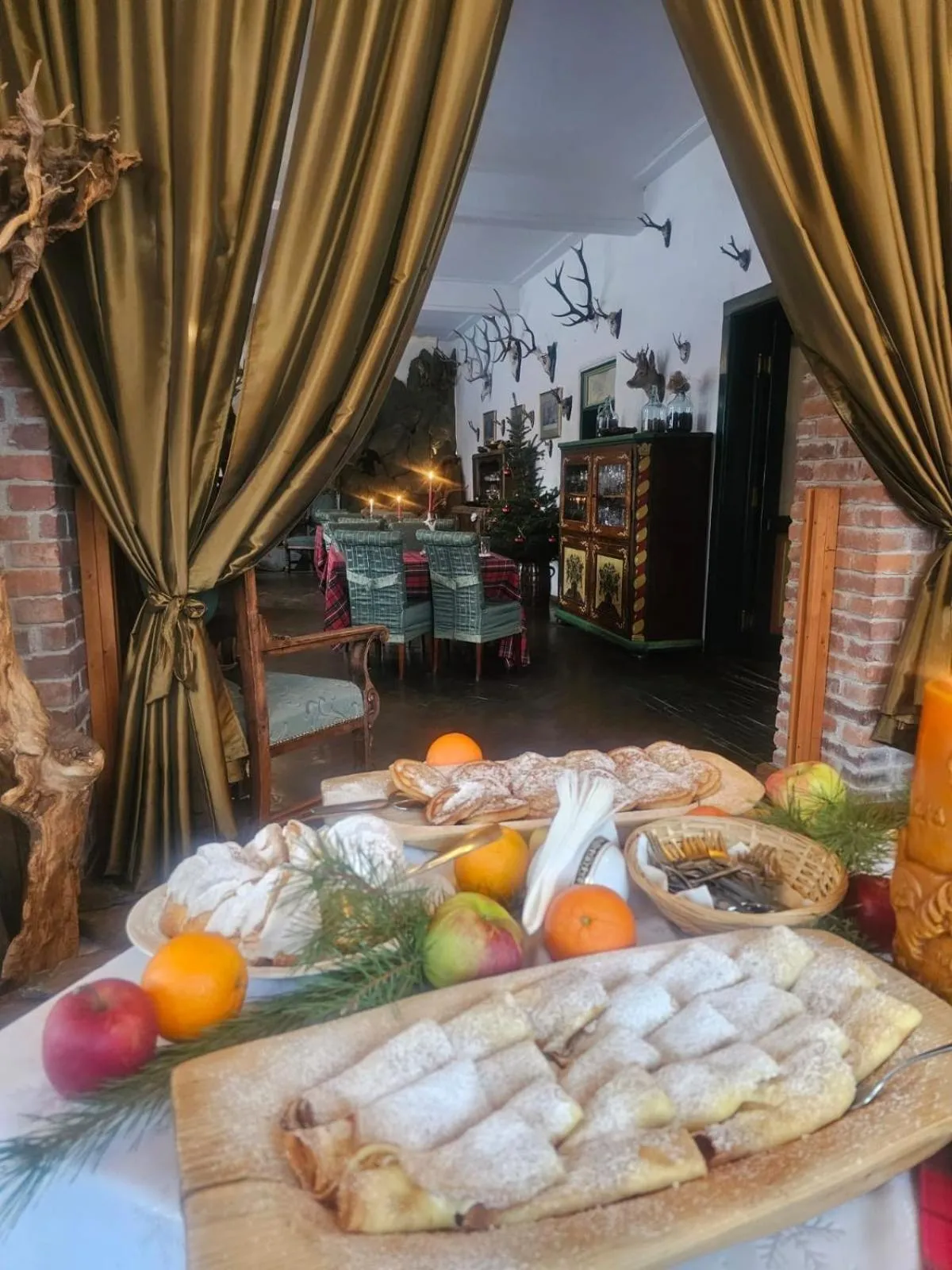 Dining area in Rezydencja Biały Jar