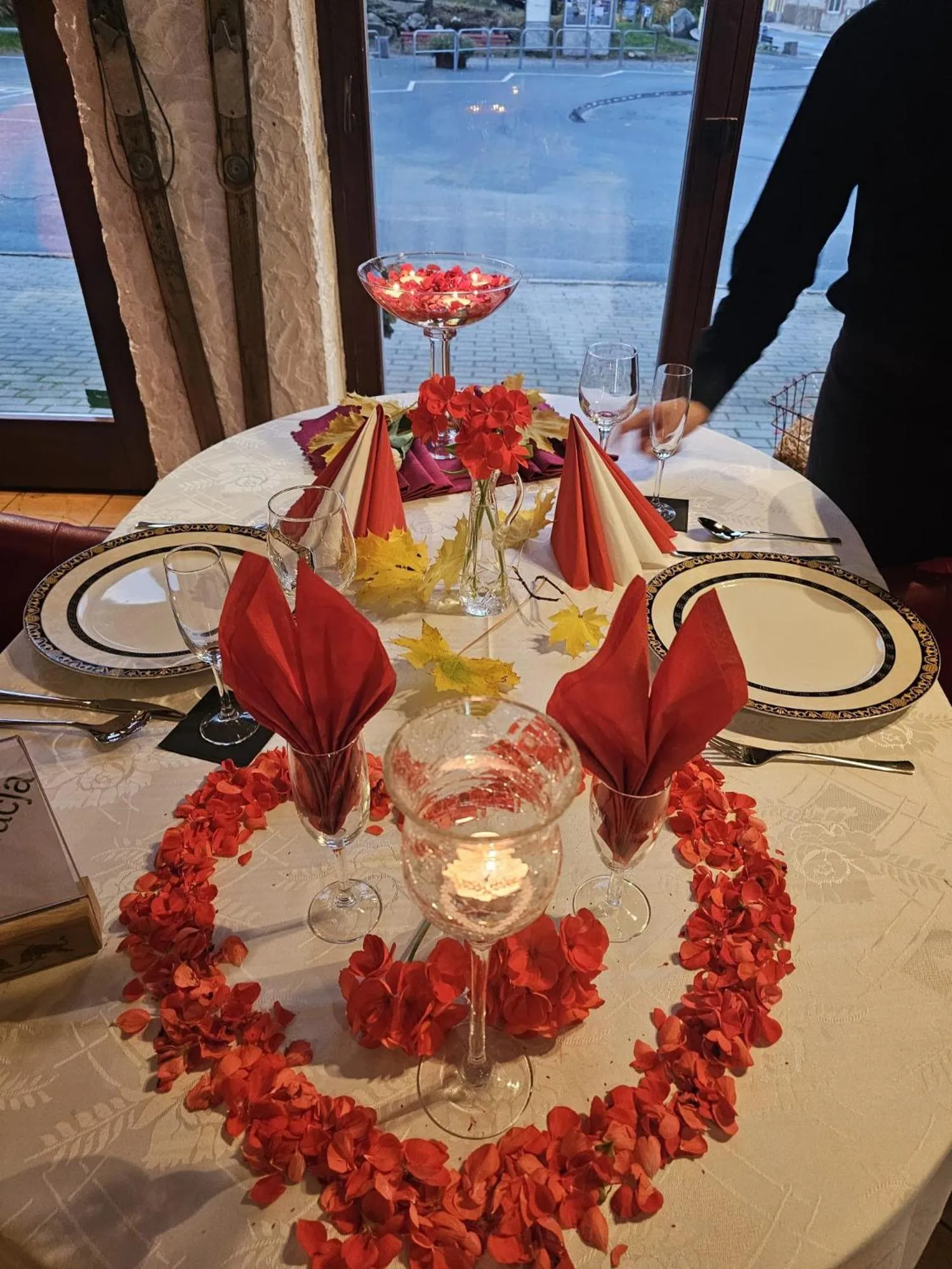 Restaurant/places to eat in Rezydencja Biały Jar