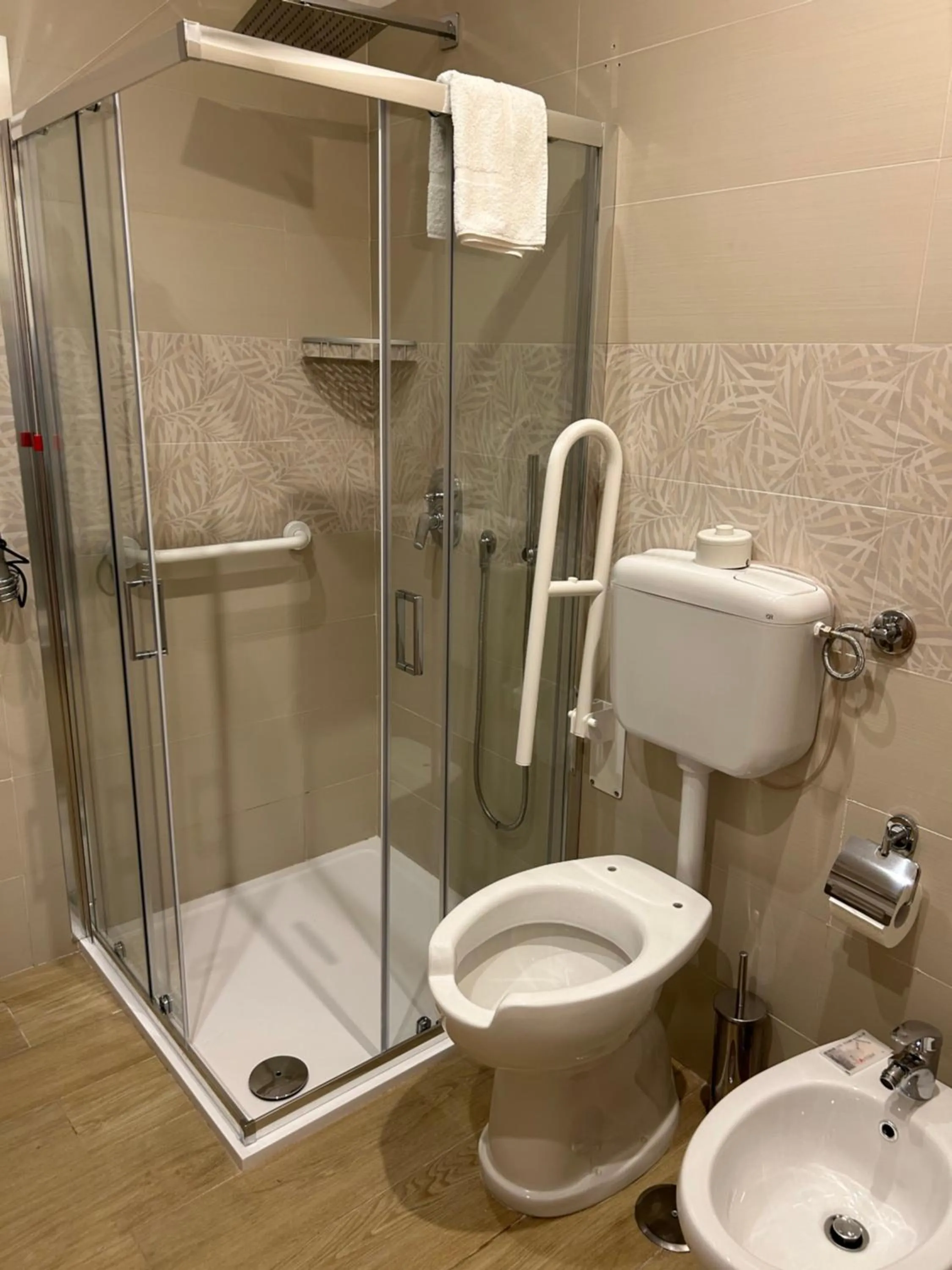 Shower in Ca’del Borgo B&B Country House