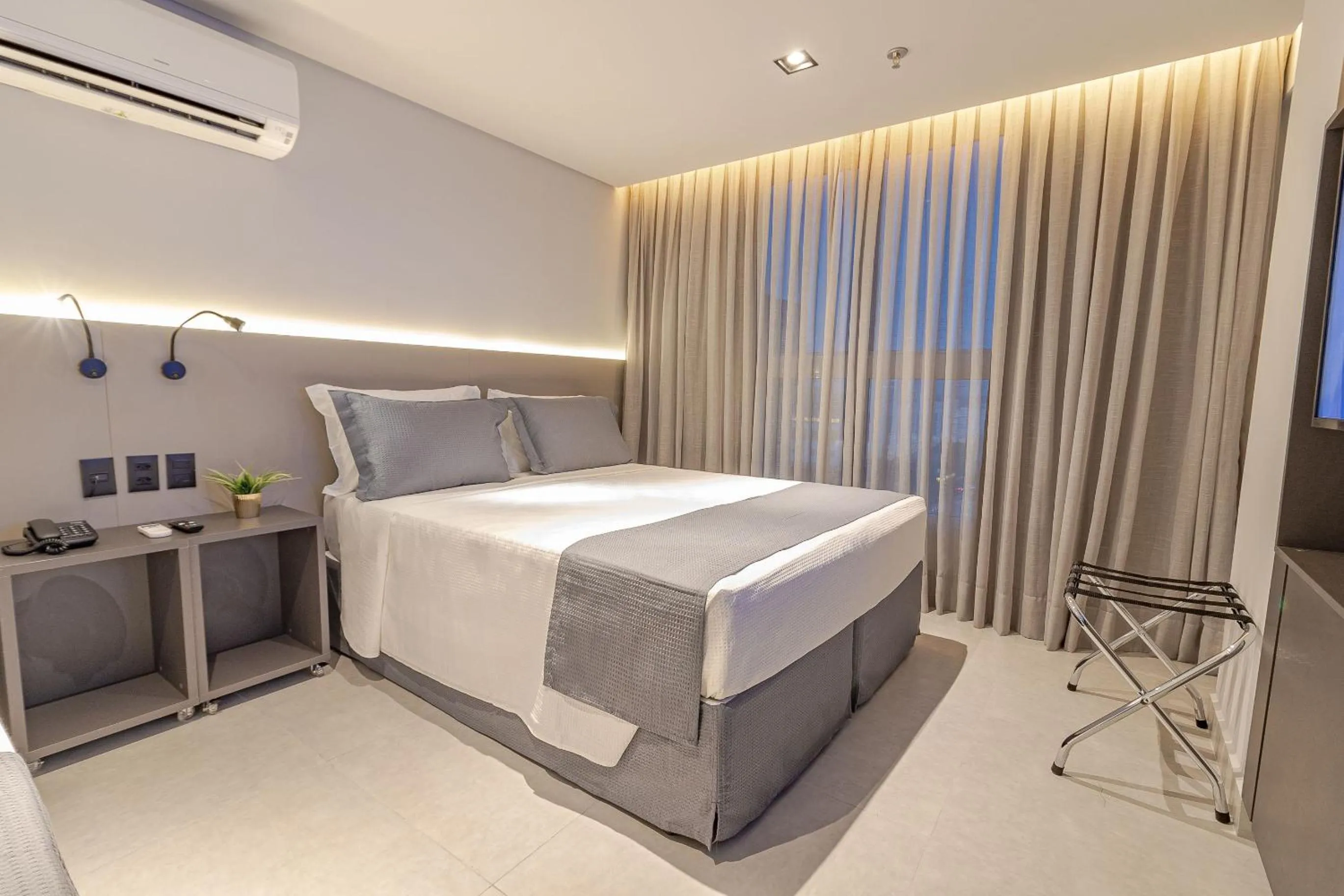 Bedroom, Bed in Place2You Hotel by Welkom