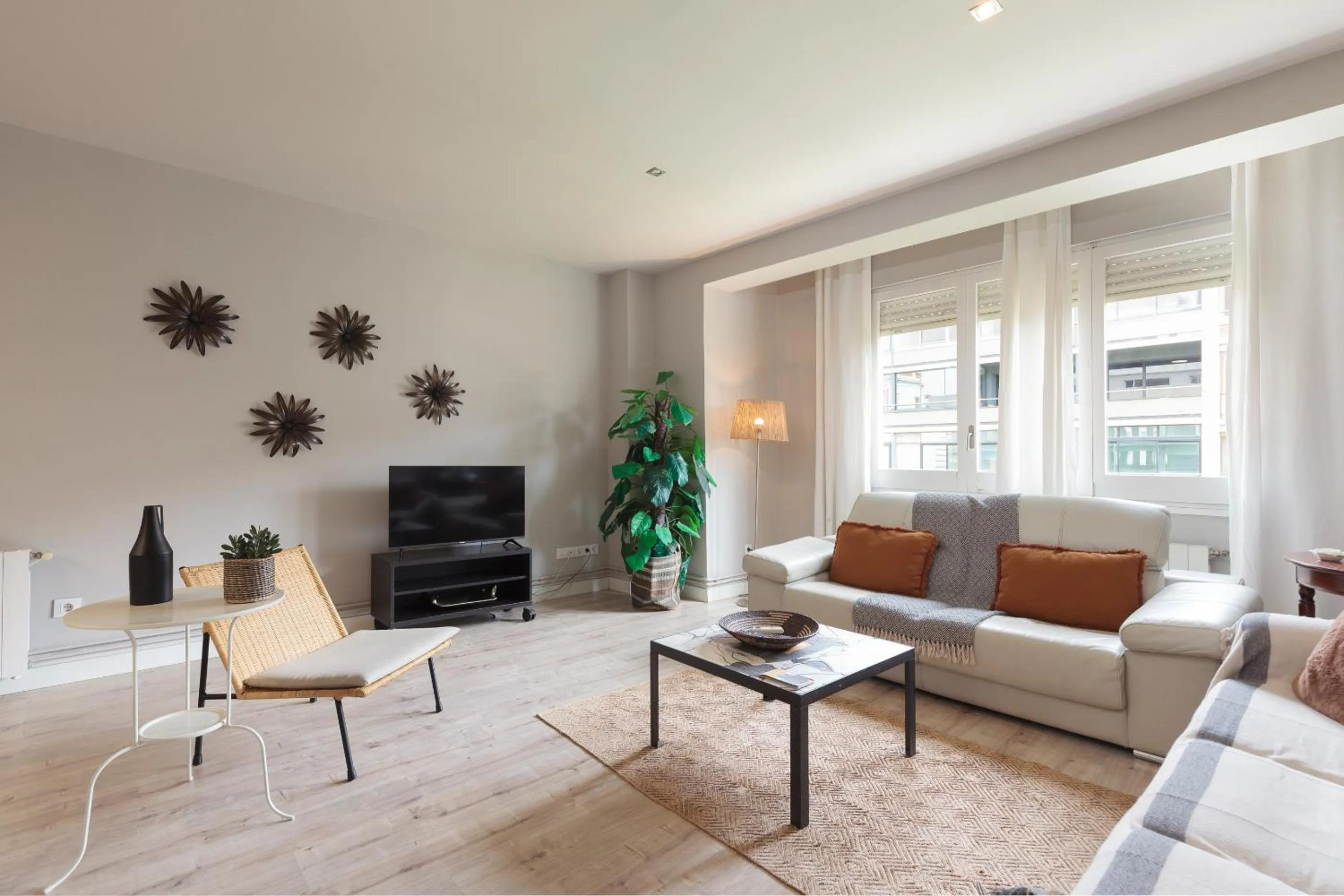 LetsGo Diagonal Avenue Apartment