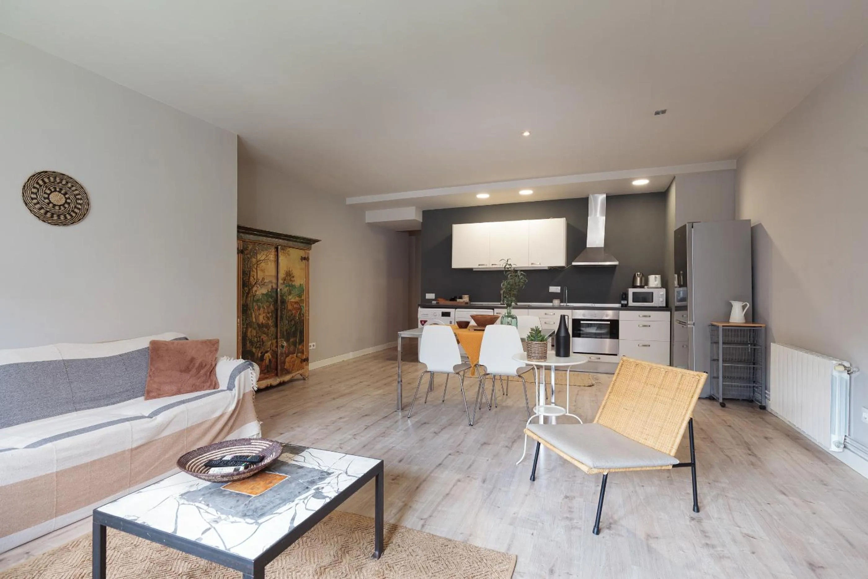 LetsGo Diagonal Avenue Apartment