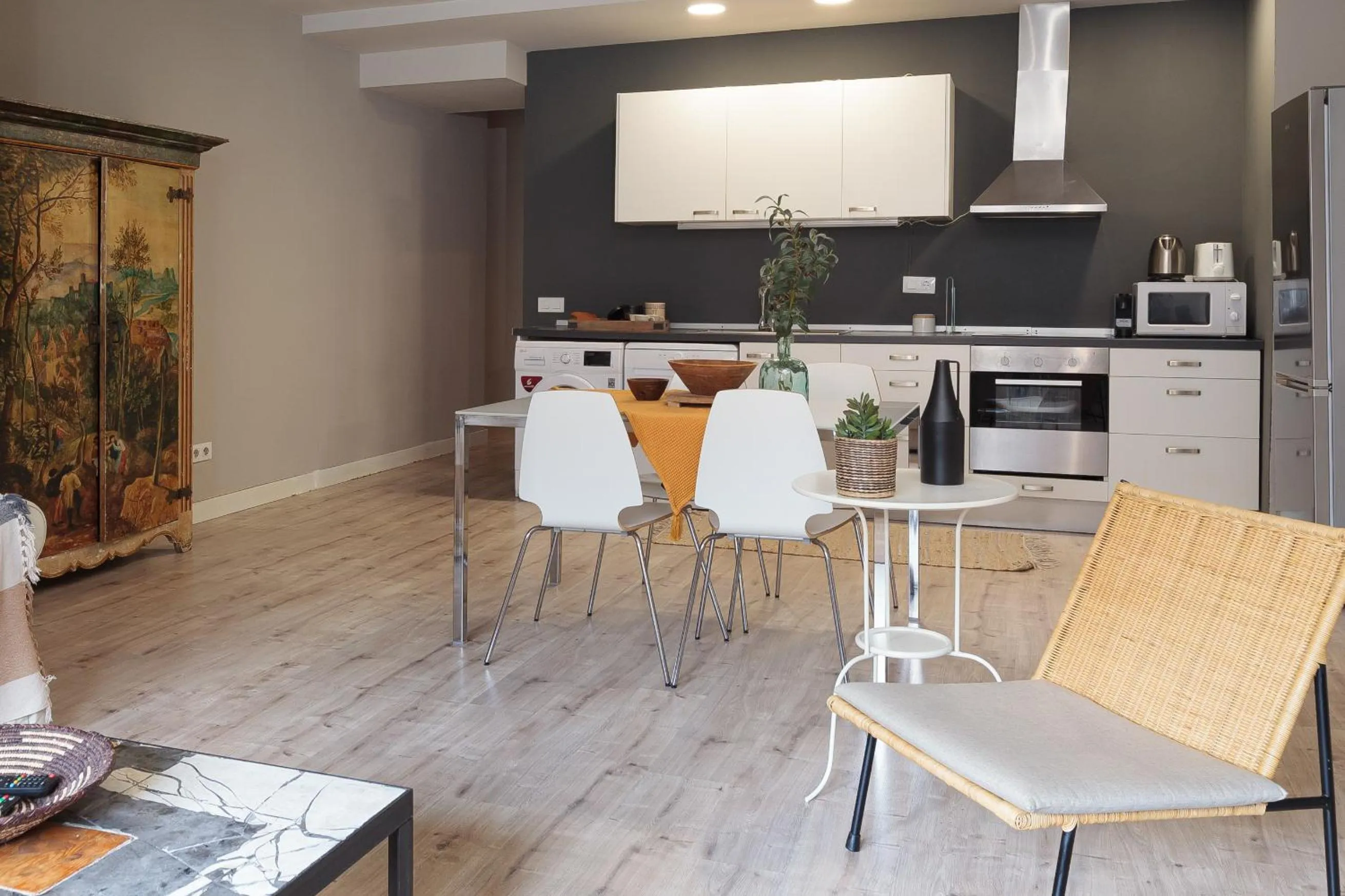 Kitchen or kitchenette in LetsGo Diagonal Avenue Apartment