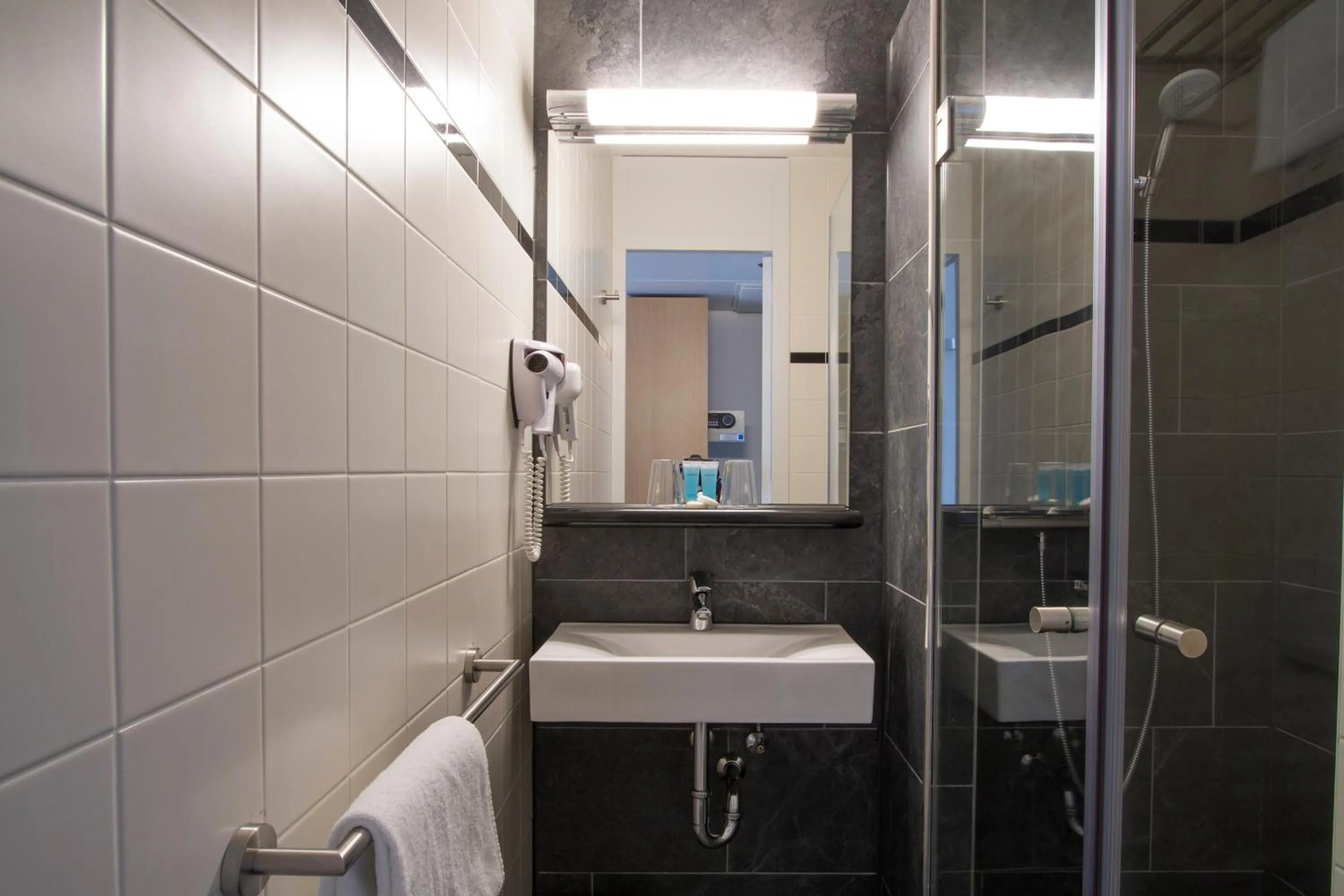Bathroom in Bastion Hotel Barendrecht