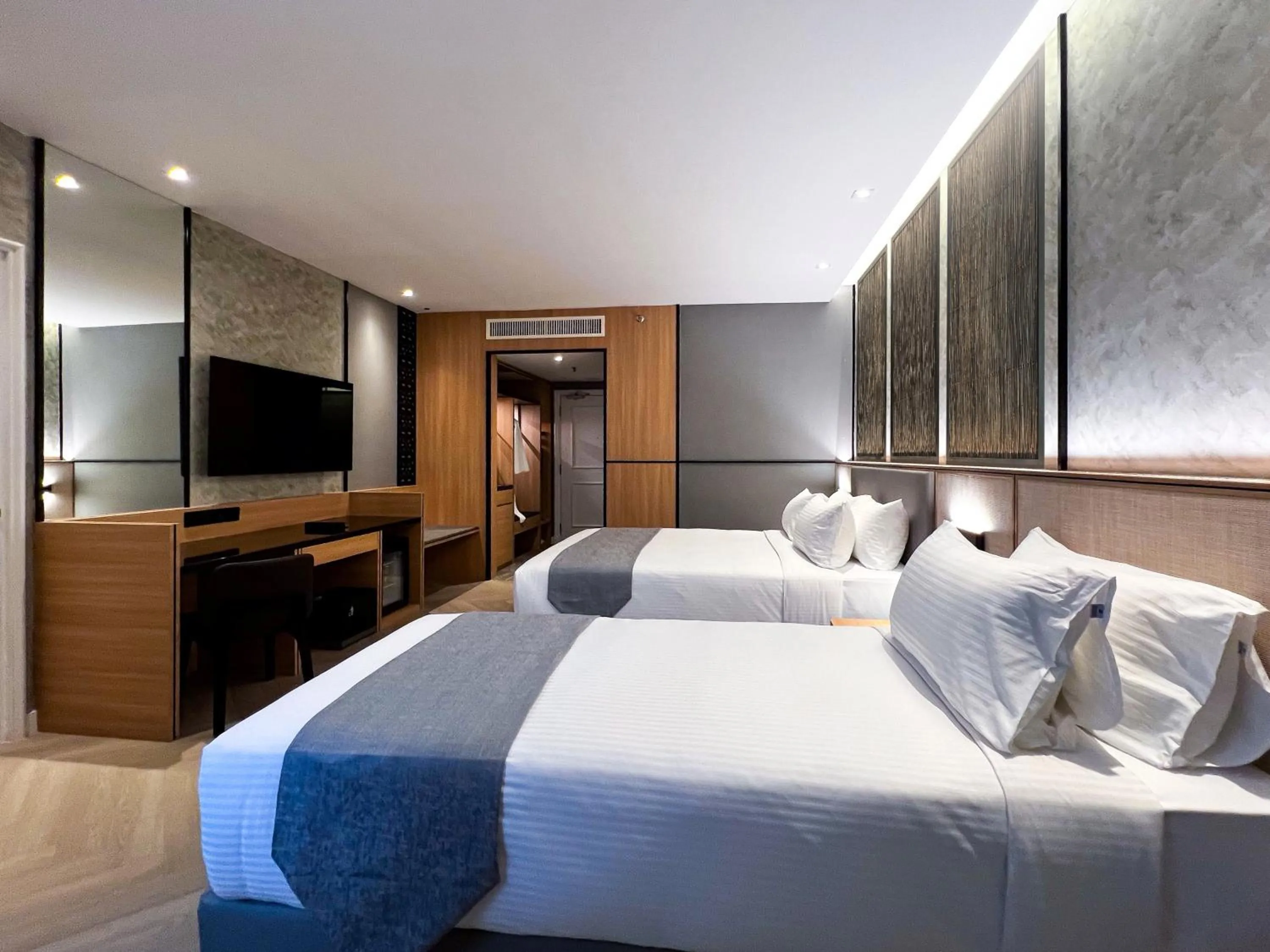 Bedroom, Bed in Hotel Royal Signature