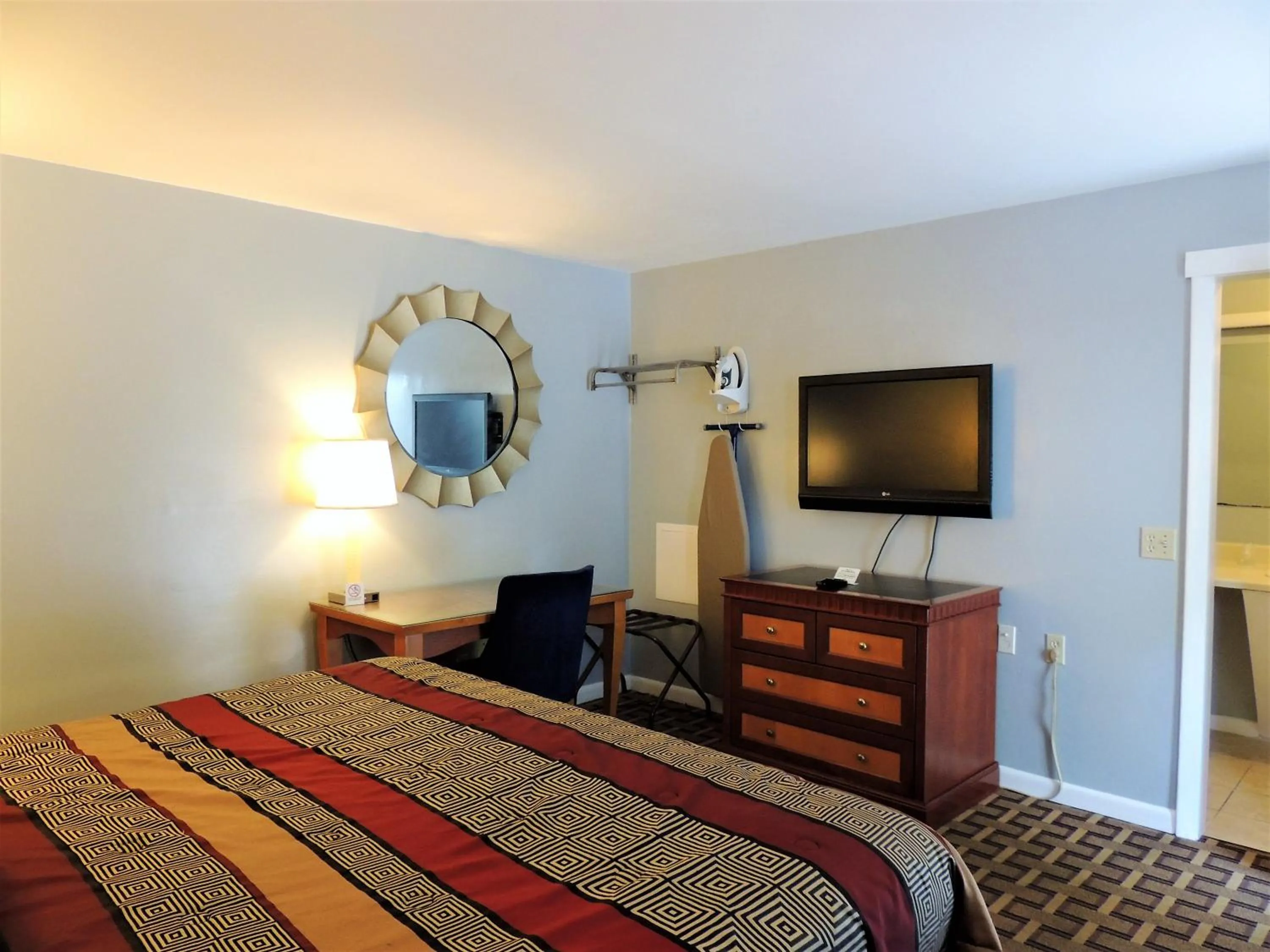 TV and multimedia, Bed in Windsor Motel