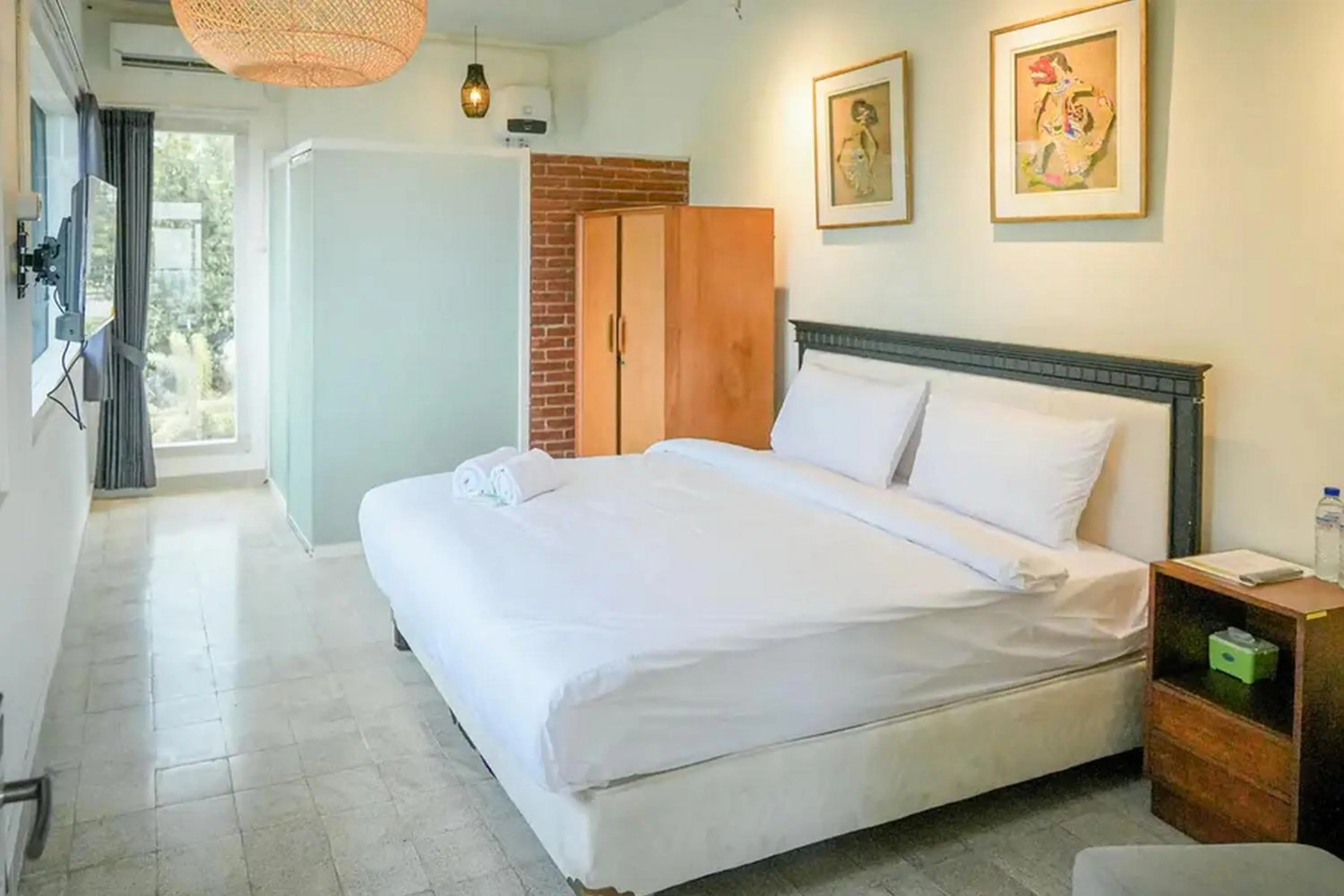 Bedroom, Bed in Urbanview Wisma Nirwana Tretes near Cimory Prigen