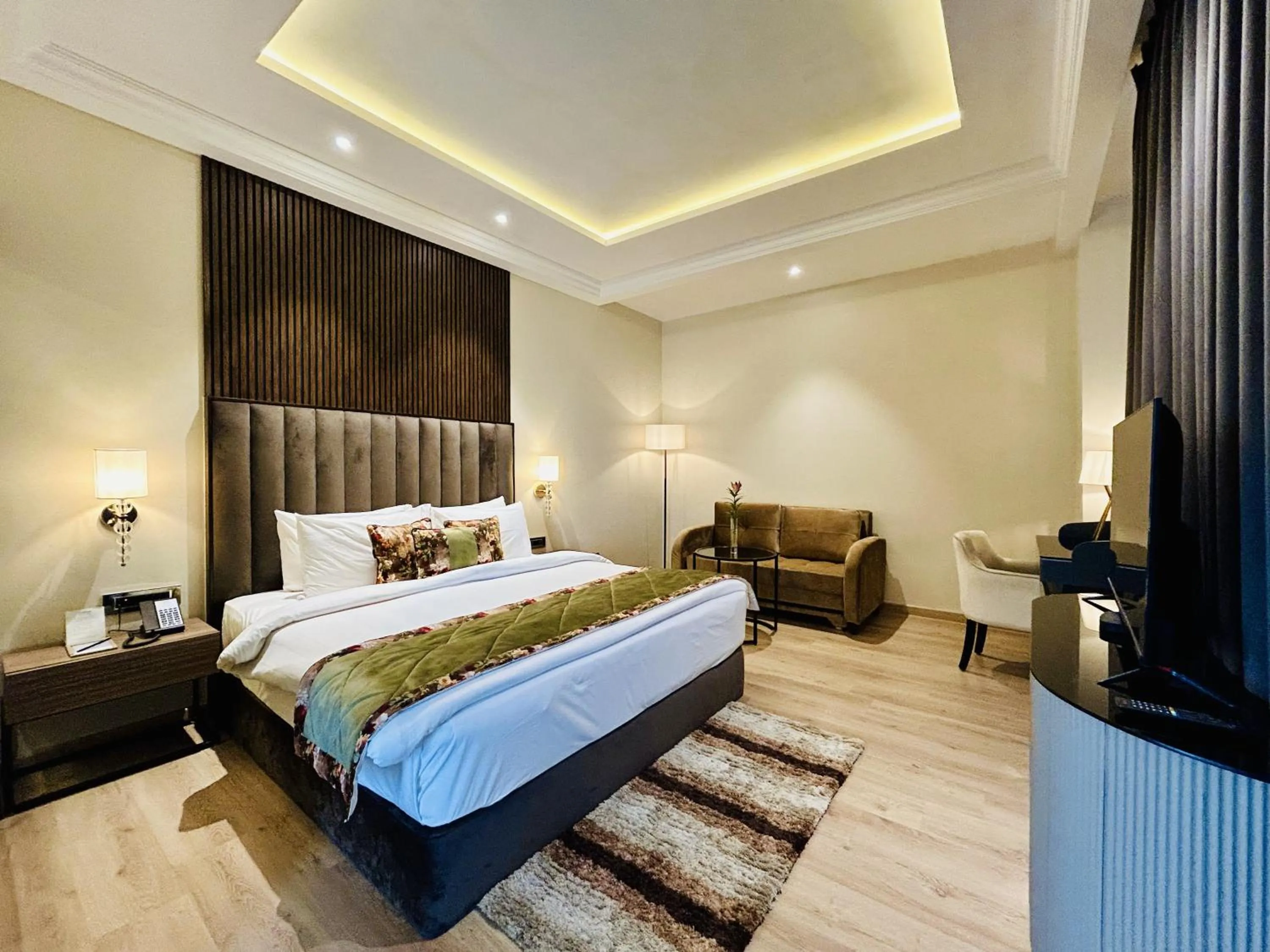 Living room, Bed in Fortune Ranjit Vihar, Amritsar - Member ITC Hotels' Group