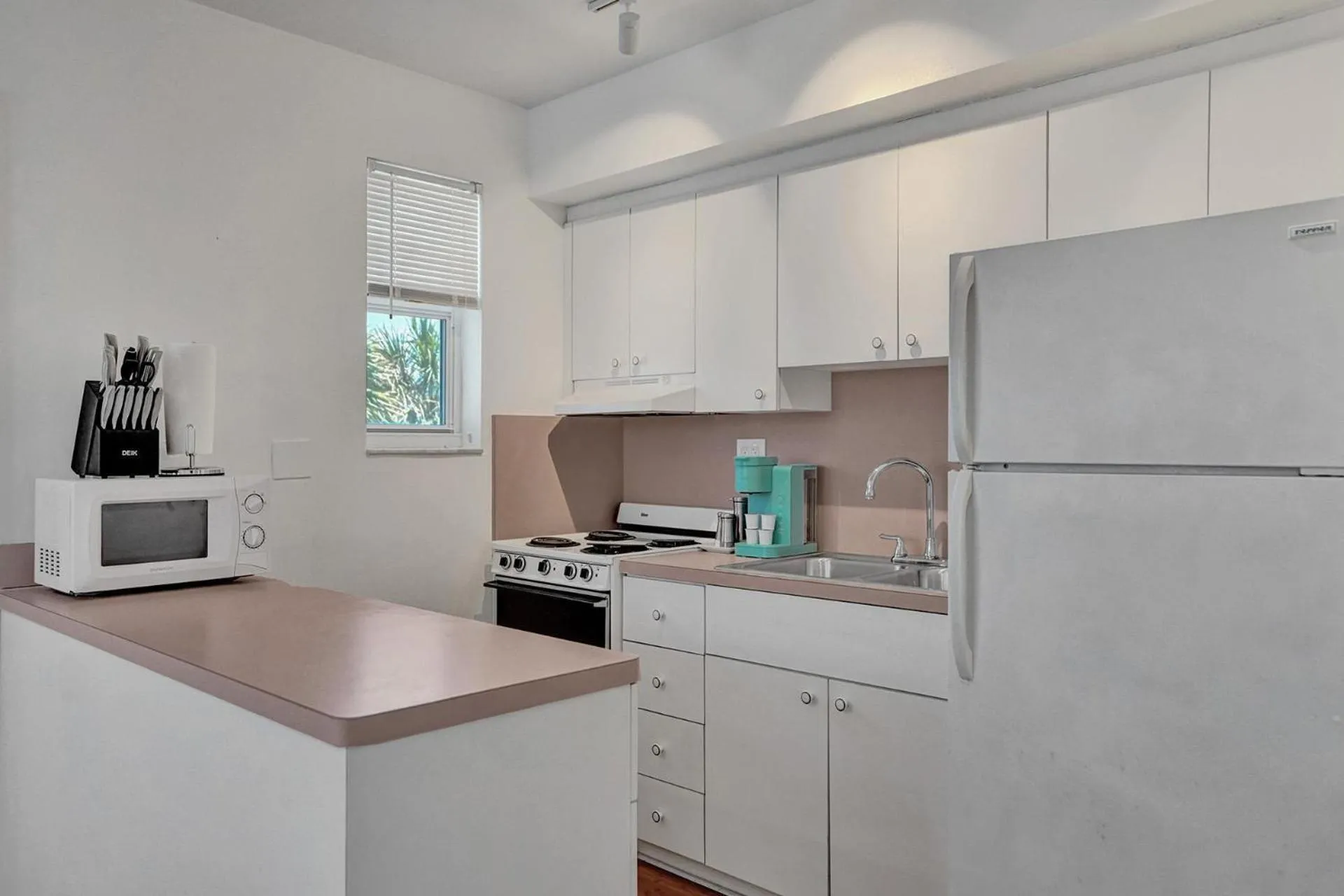 Suite #1 - Marine Villas Hollywood - 1 Bedroom