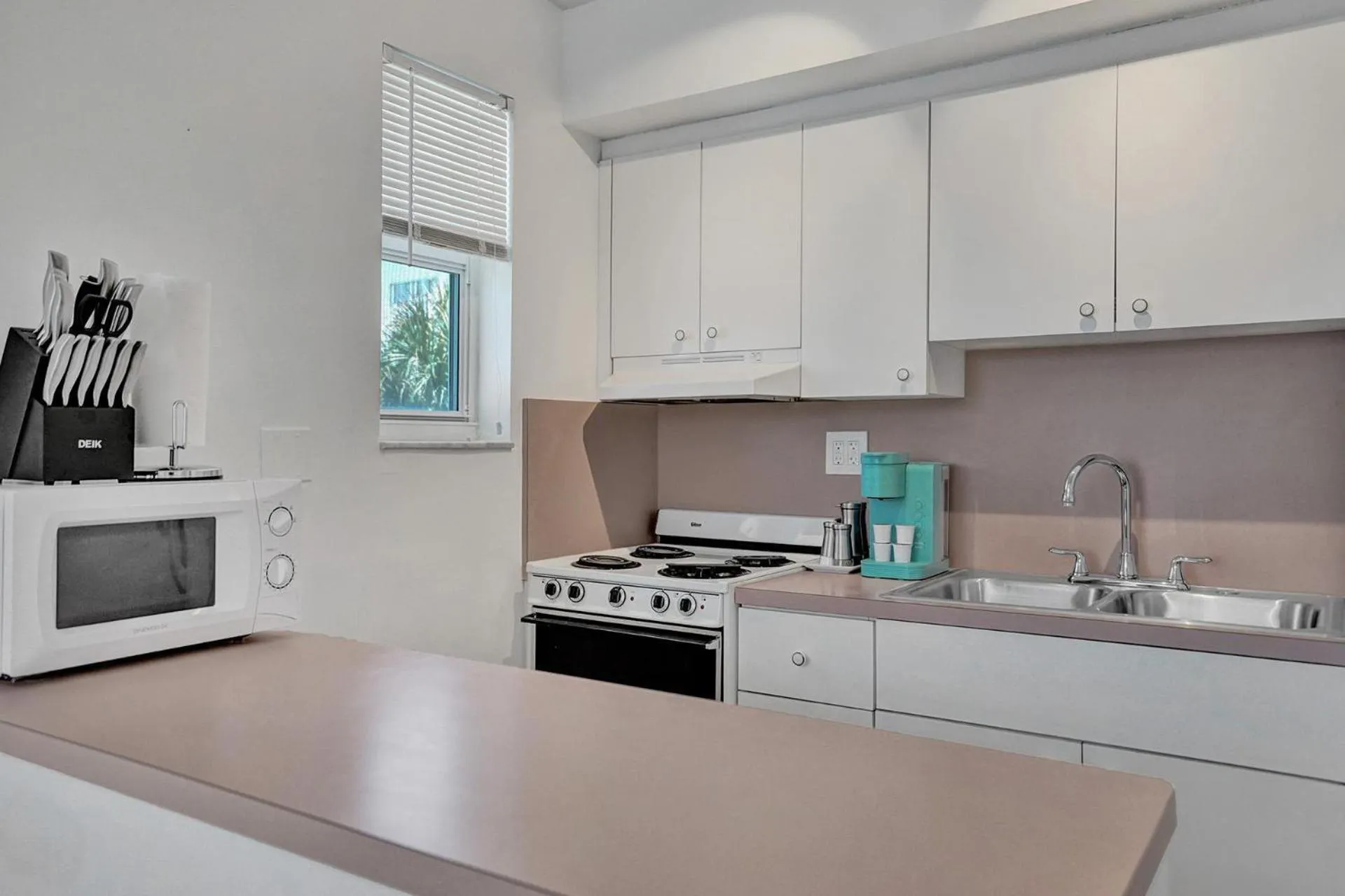 Suite #1 - Marine Villas Hollywood - 1 Bedroom