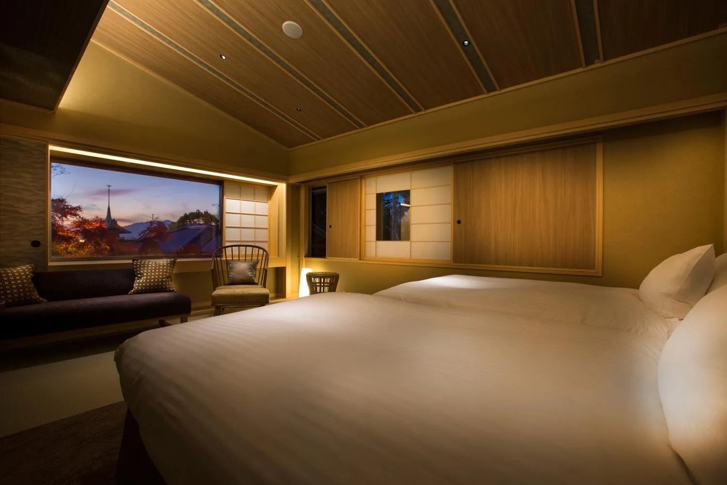 Photo of the whole room, Bed in Hotel Yuraku Kyo-yasaka