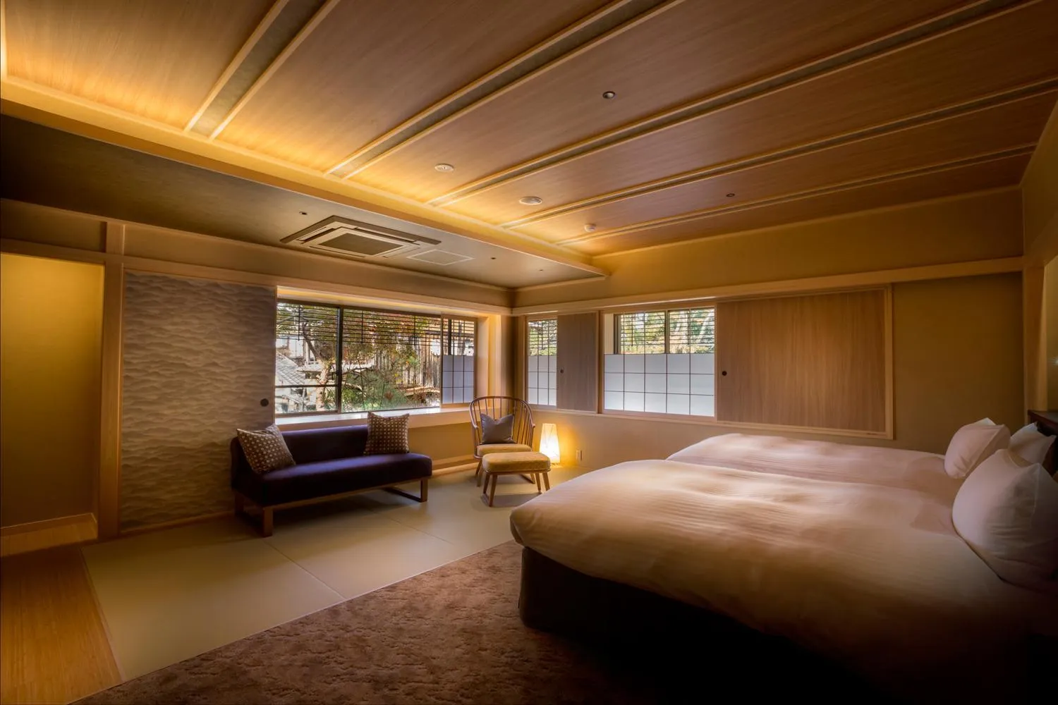 Photo of the whole room, Bed in Hotel Yuraku Kyo-yasaka