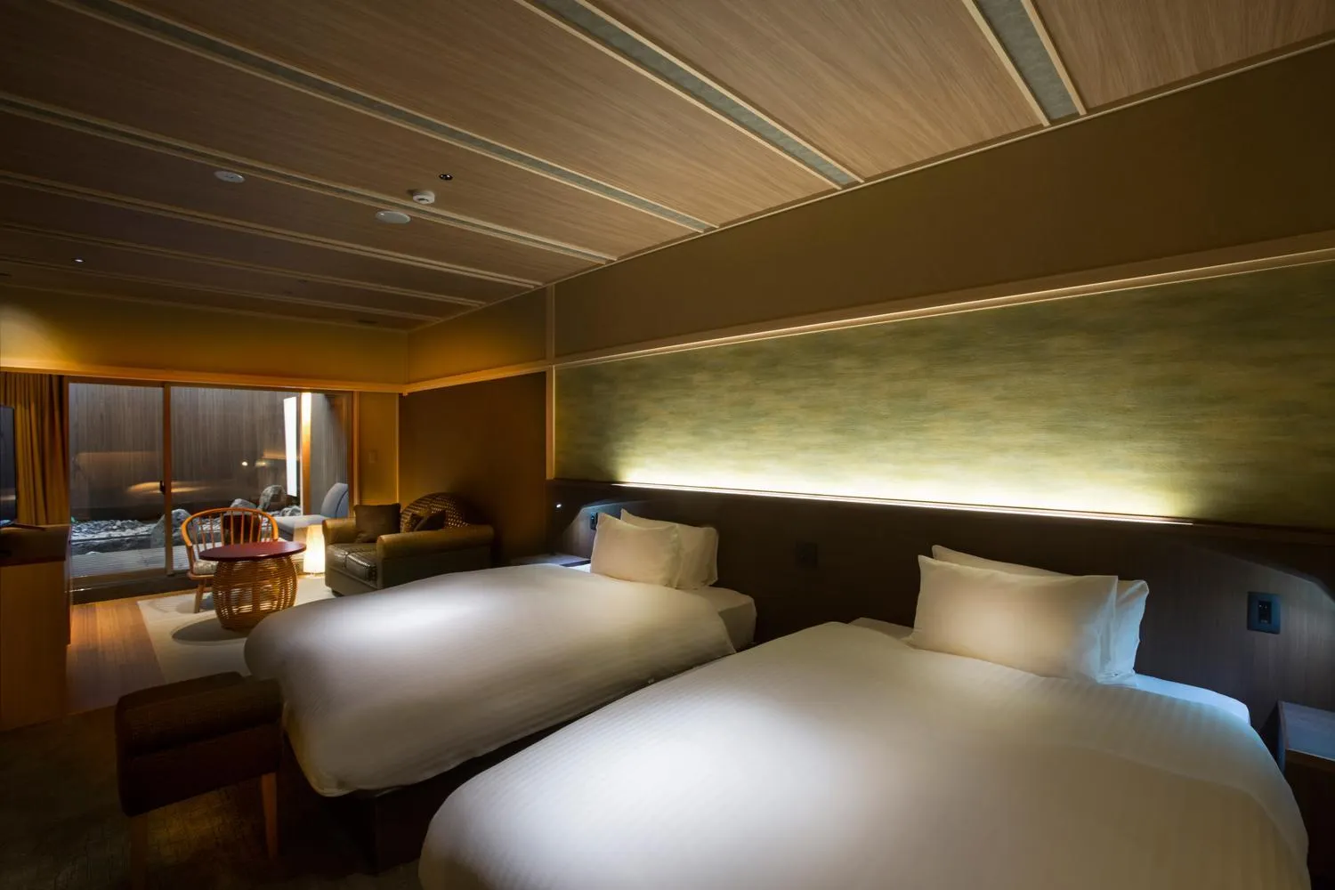 Photo of the whole room, Bed in Hotel Yuraku Kyo-yasaka