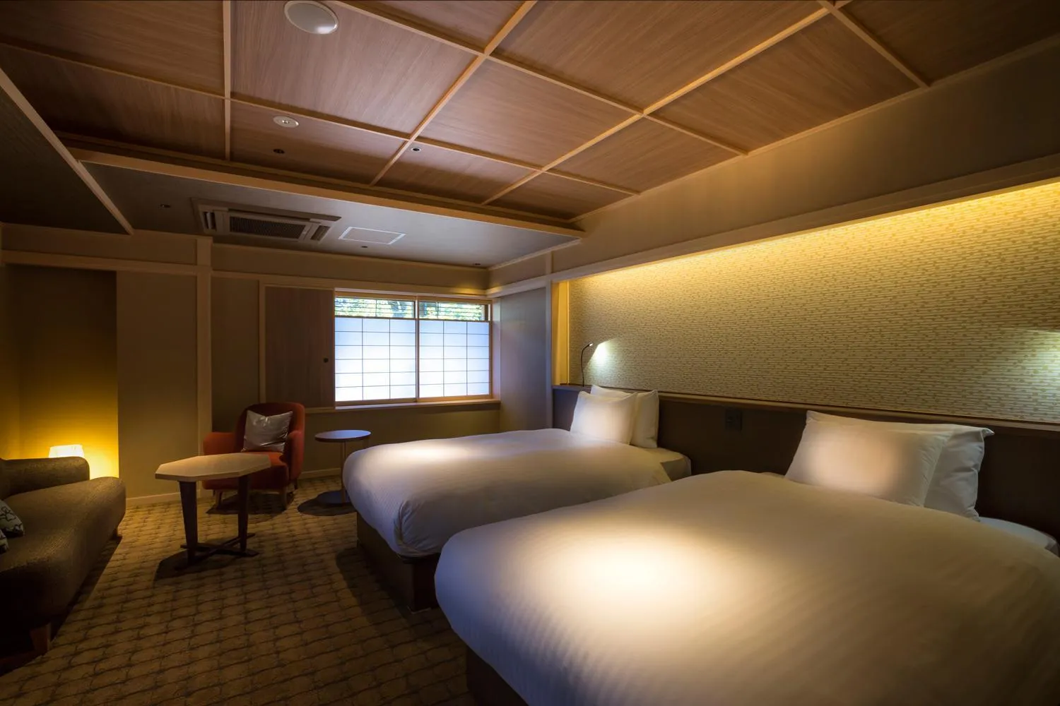 Photo of the whole room, Bed in Hotel Yuraku Kyo-yasaka