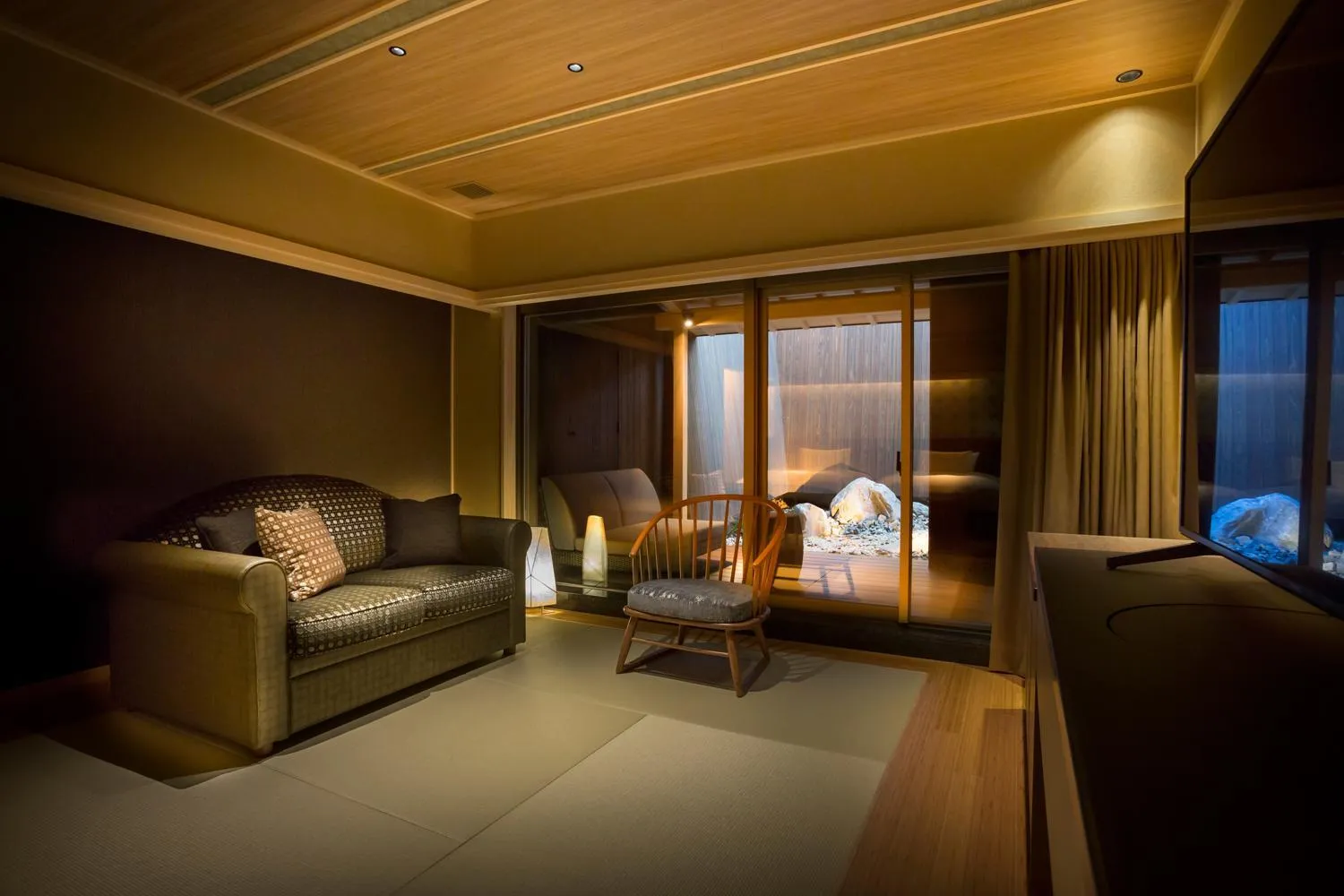 Photo of the whole room in Hotel Yuraku Kyo-yasaka