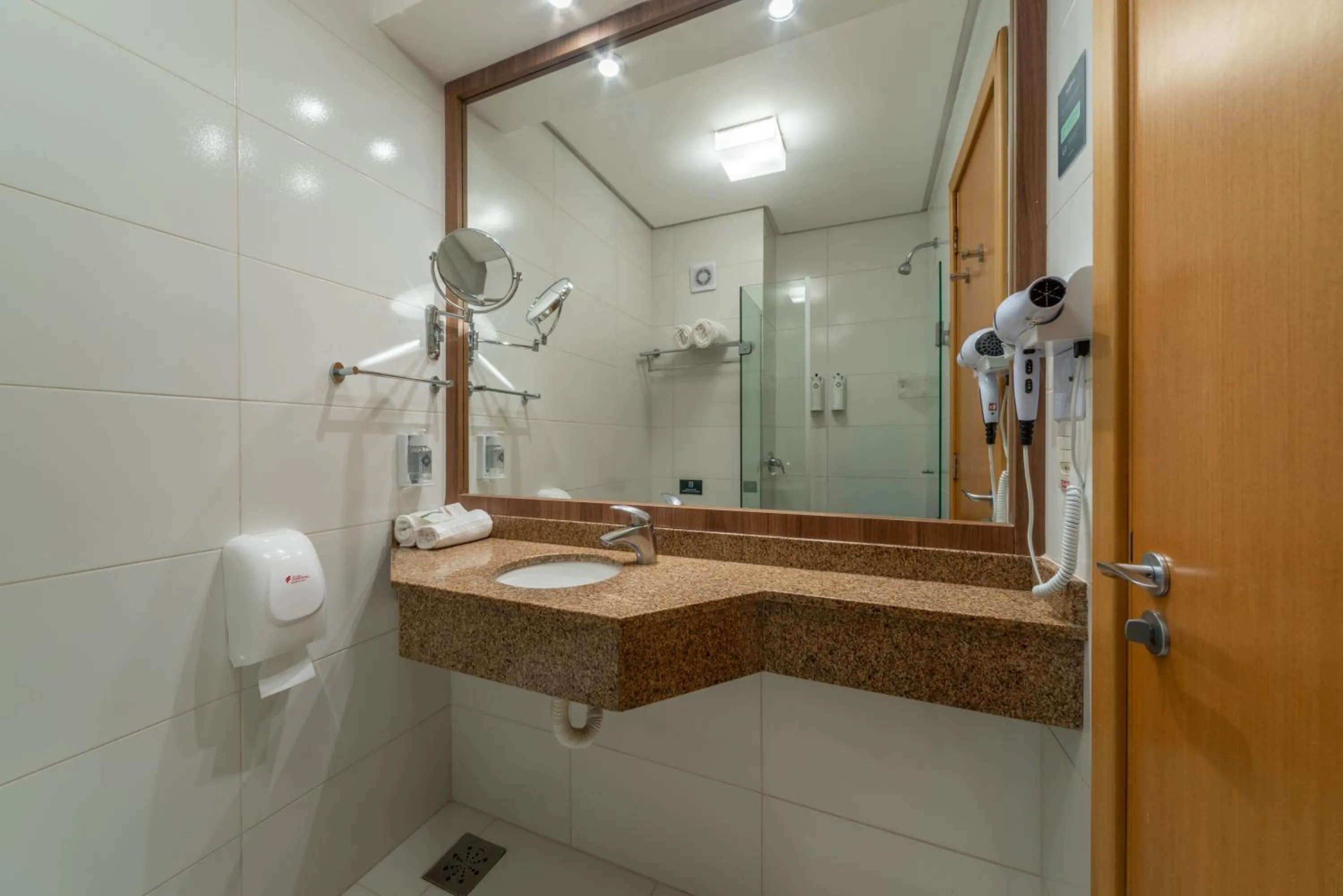 Bathroom in Hotel Laghetto Viale