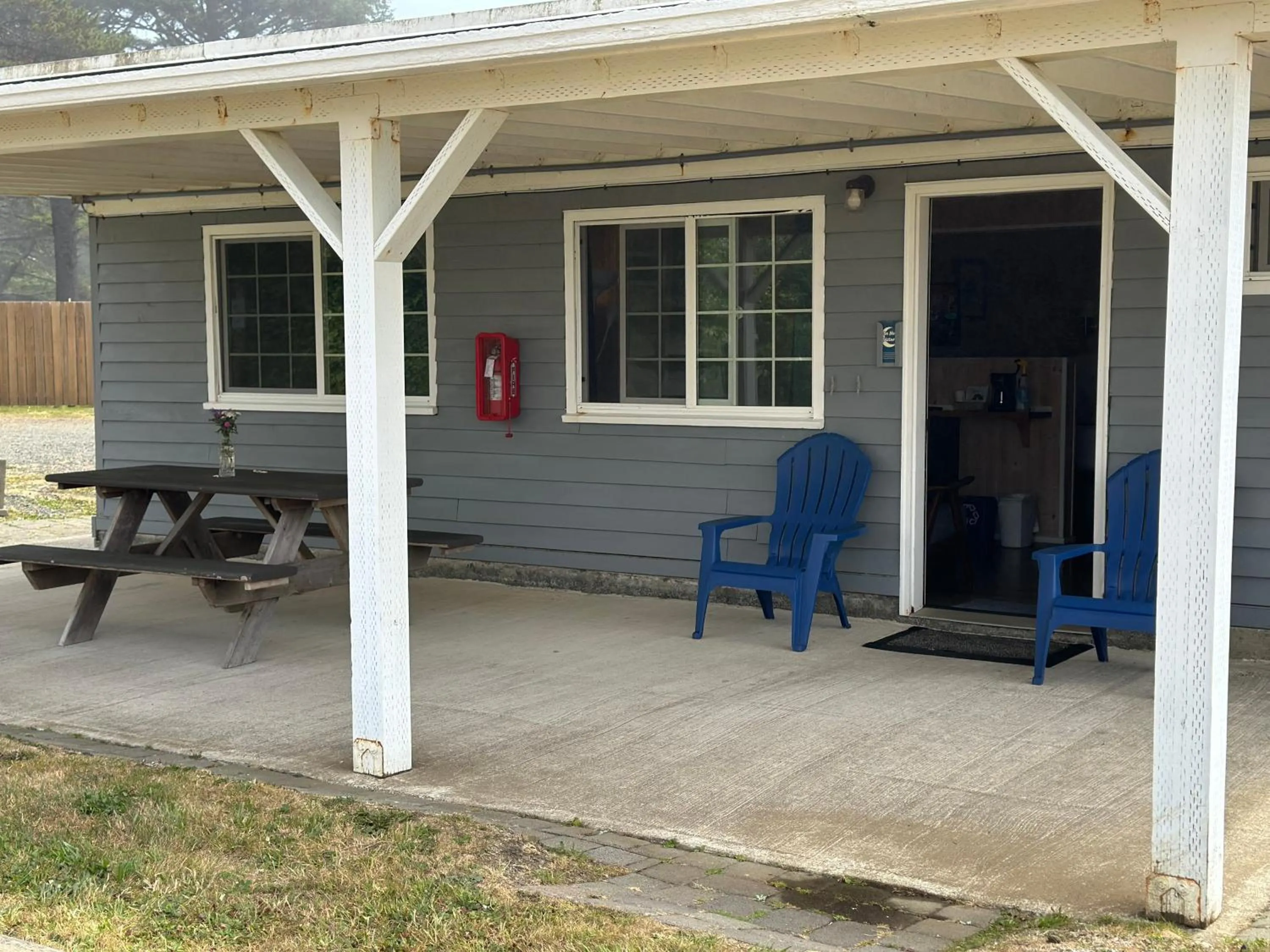 Balcony/Terrace in Tillicum Beach Motel - Formerly Deane's Oceanfront Lodge