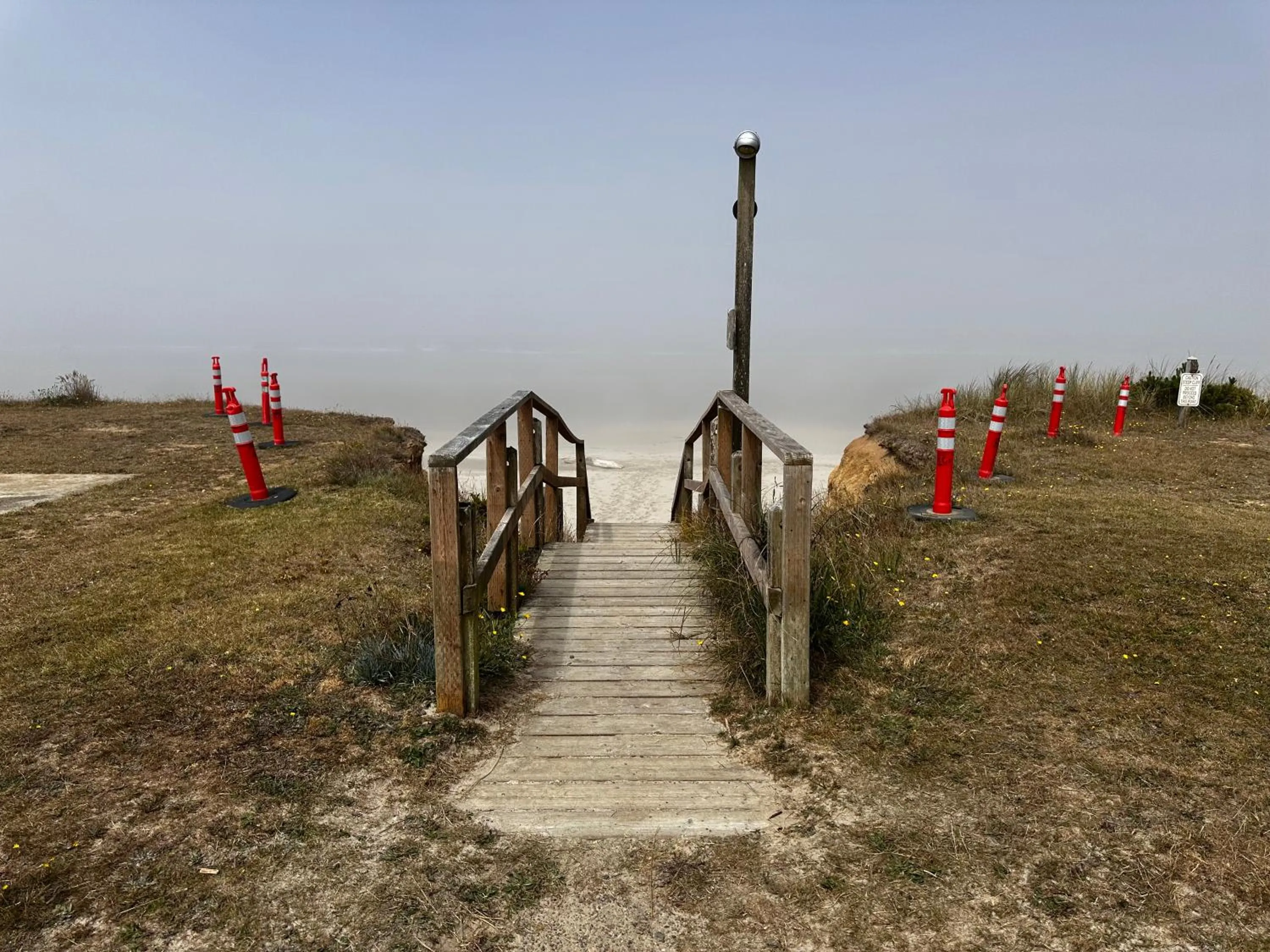 Beach in Tillicum Beach Motel - Formerly Deane's Oceanfront Lodge