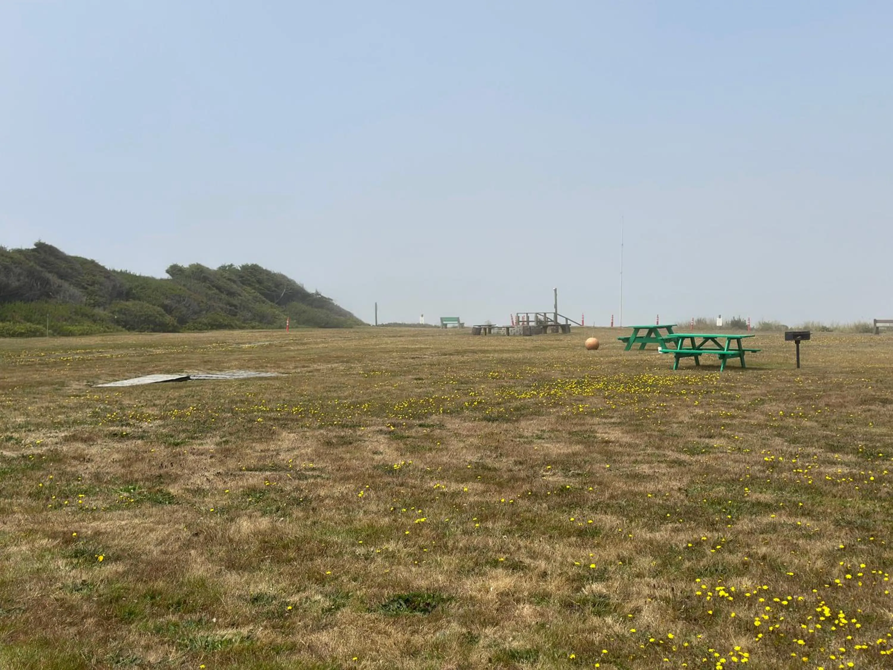 Patio in Tillicum Beach Motel - Formerly Deane's Oceanfront Lodge