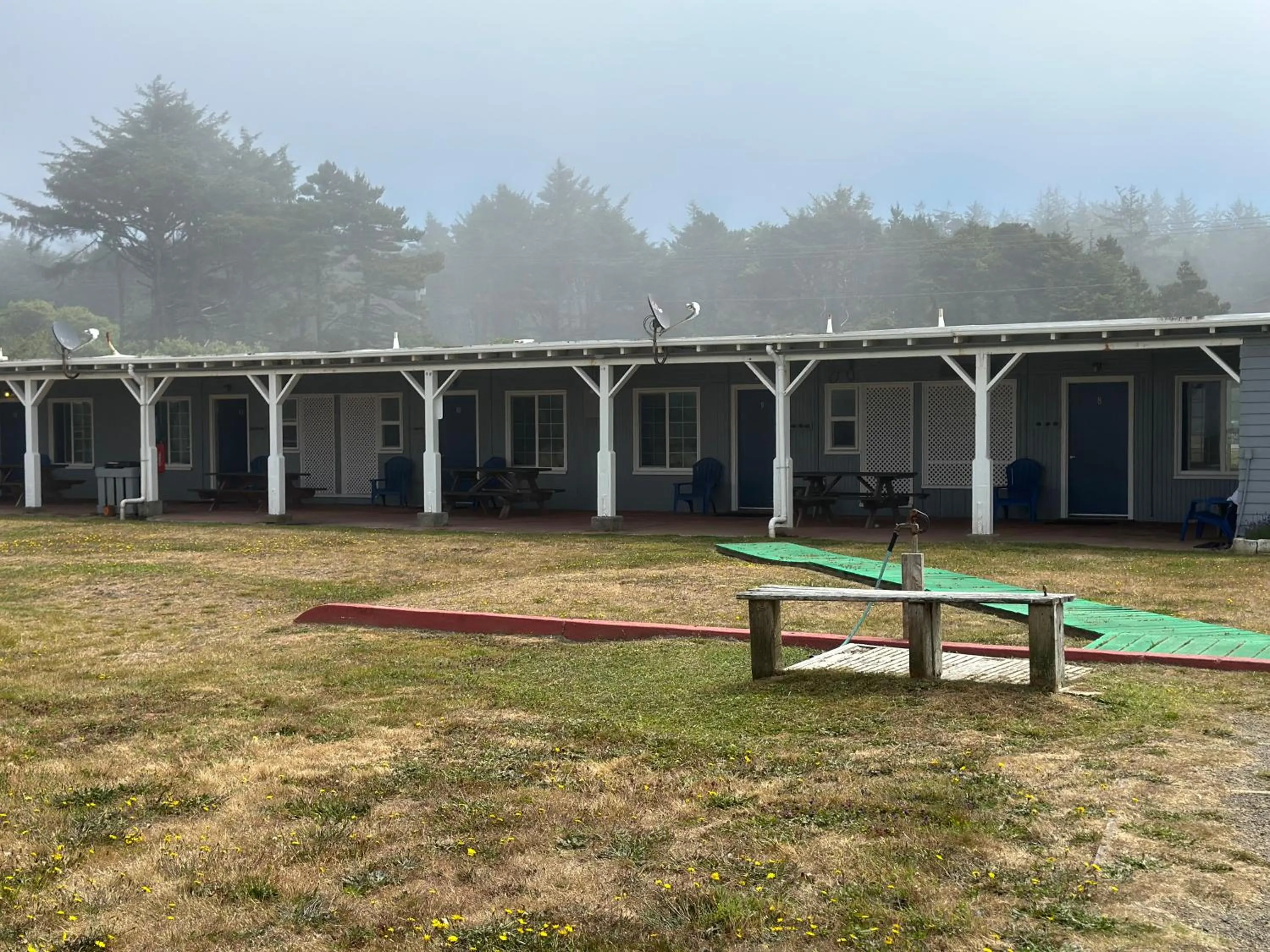 Balcony/Terrace in Tillicum Beach Motel - Formerly Deane's Oceanfront Lodge
