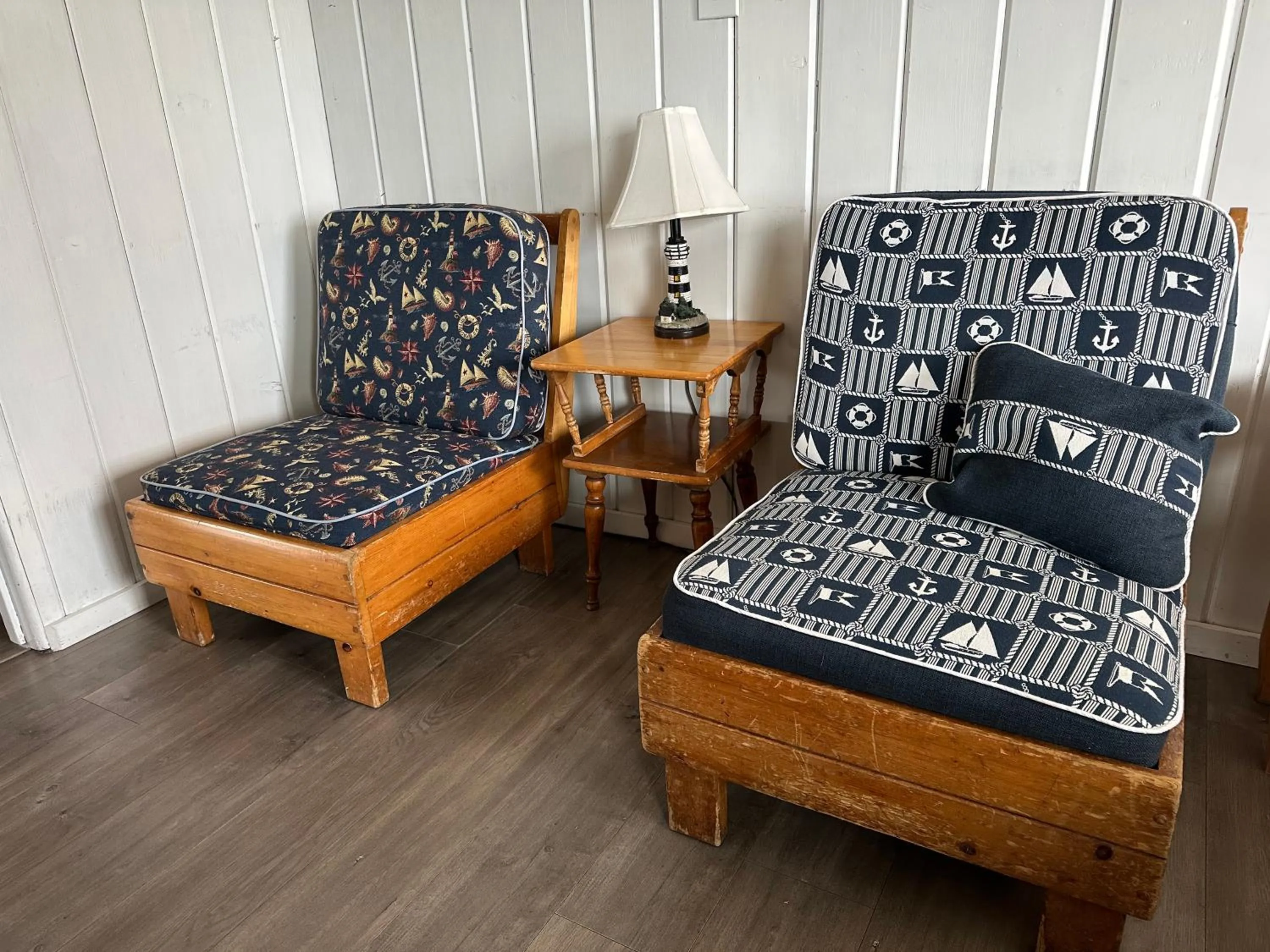 Seating area in Tillicum Beach Motel - Formerly Deane's Oceanfront Lodge