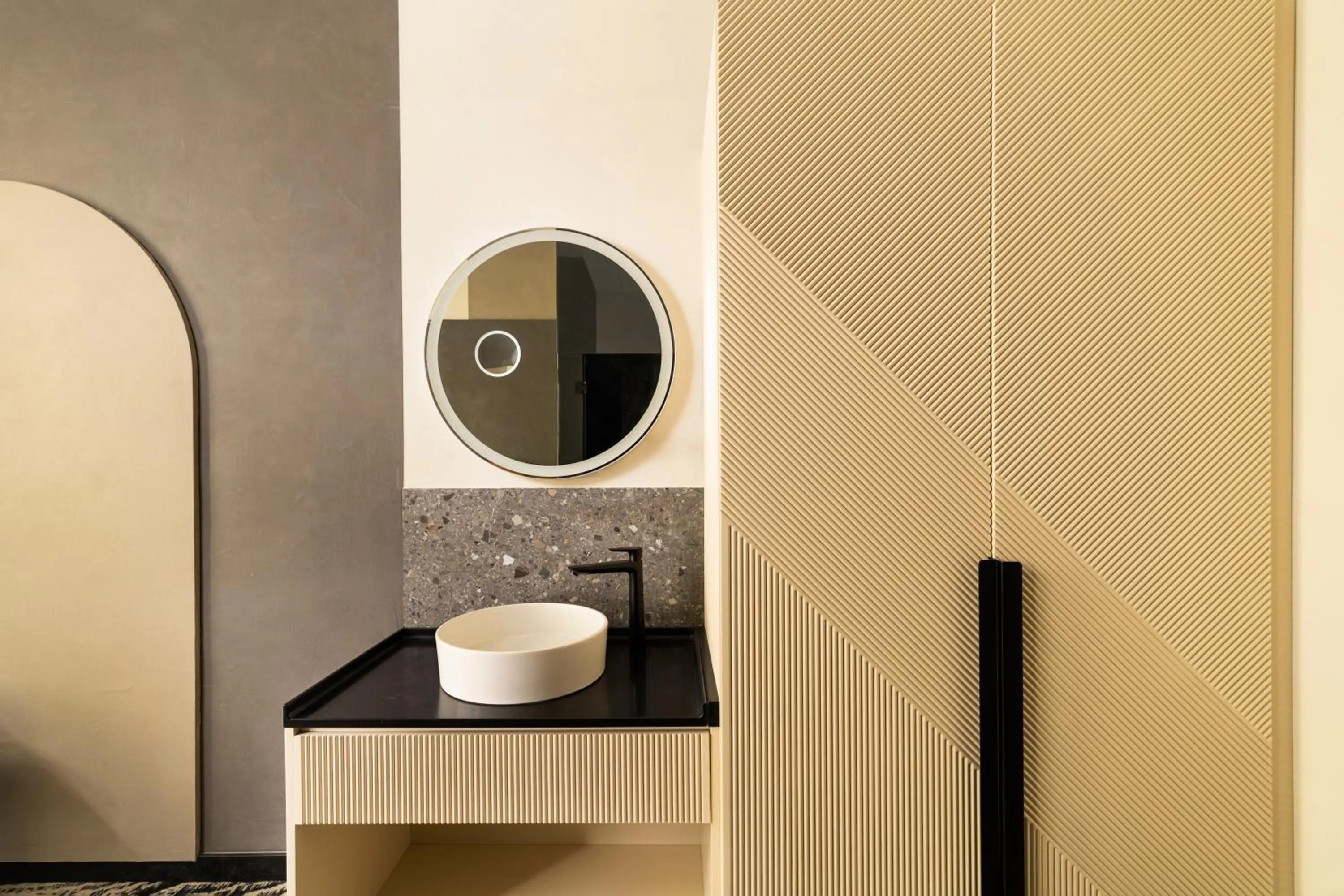 Toilet in Hotel GIN Budapest