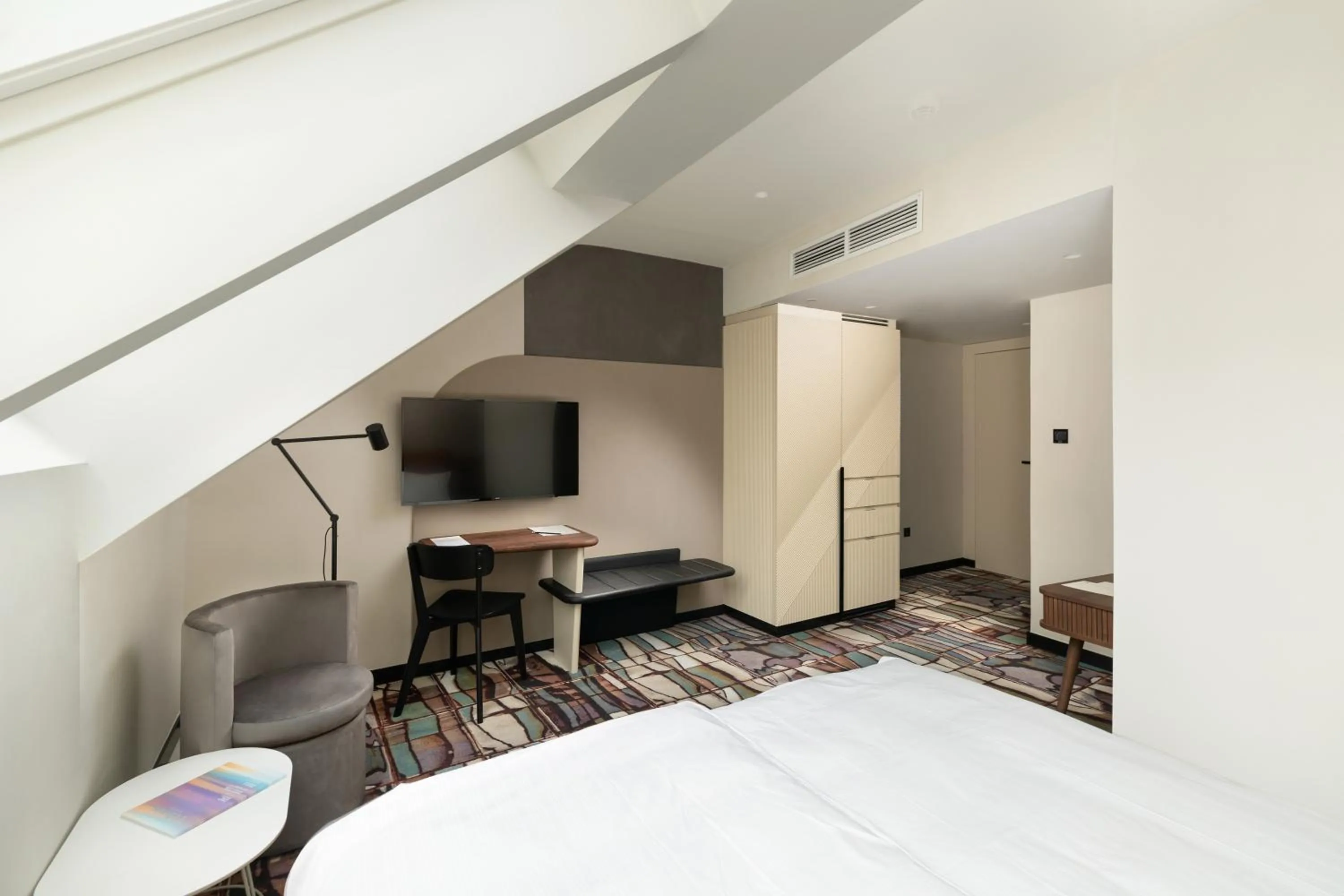 TV and multimedia, Bed in Hotel GIN Budapest