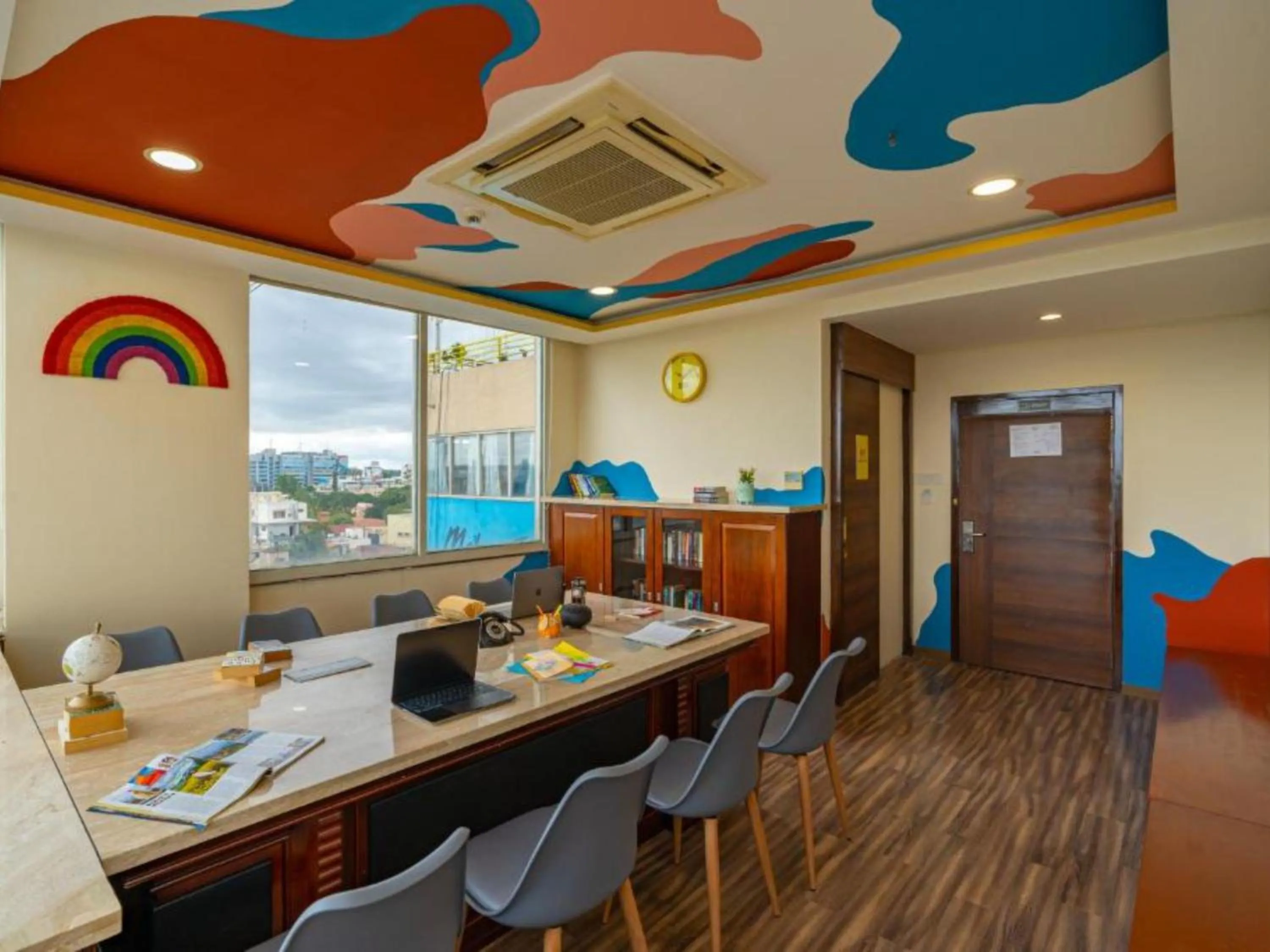 Restaurant/places to eat in The Hosteller Bangalore, Brigade Road