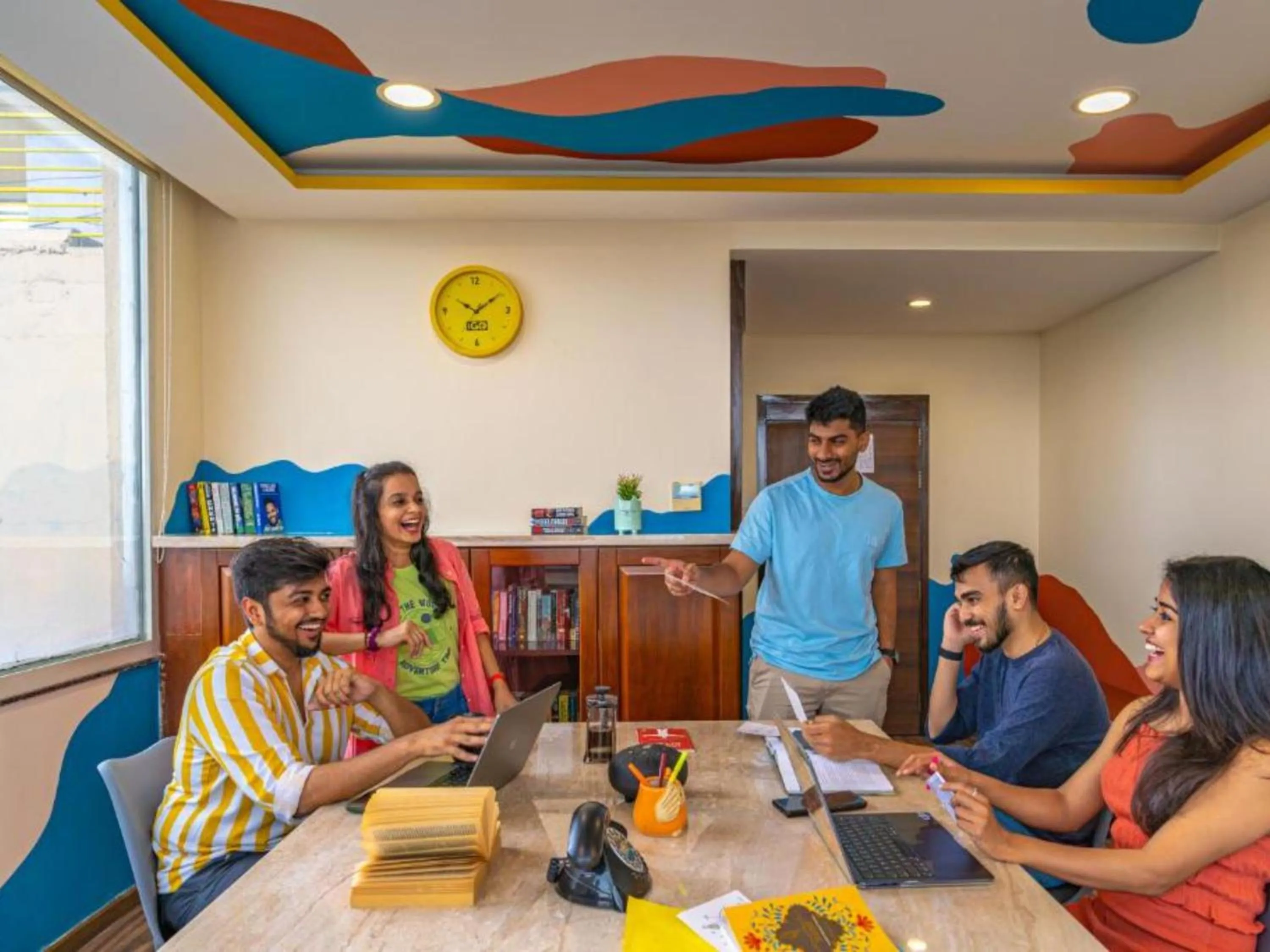 Restaurant/places to eat in The Hosteller Bangalore, Brigade Road