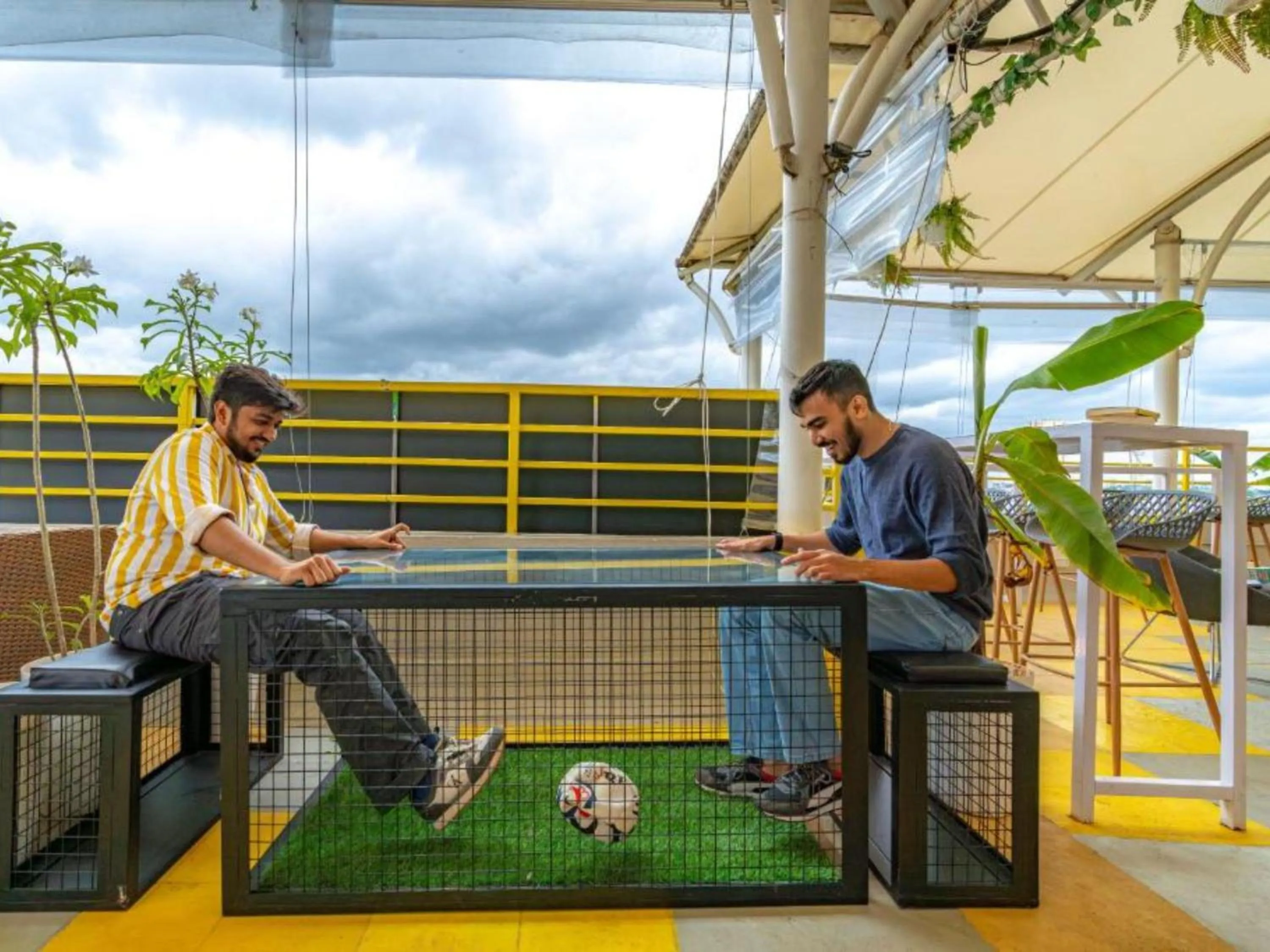 Day in The Hosteller Bangalore, Brigade Road