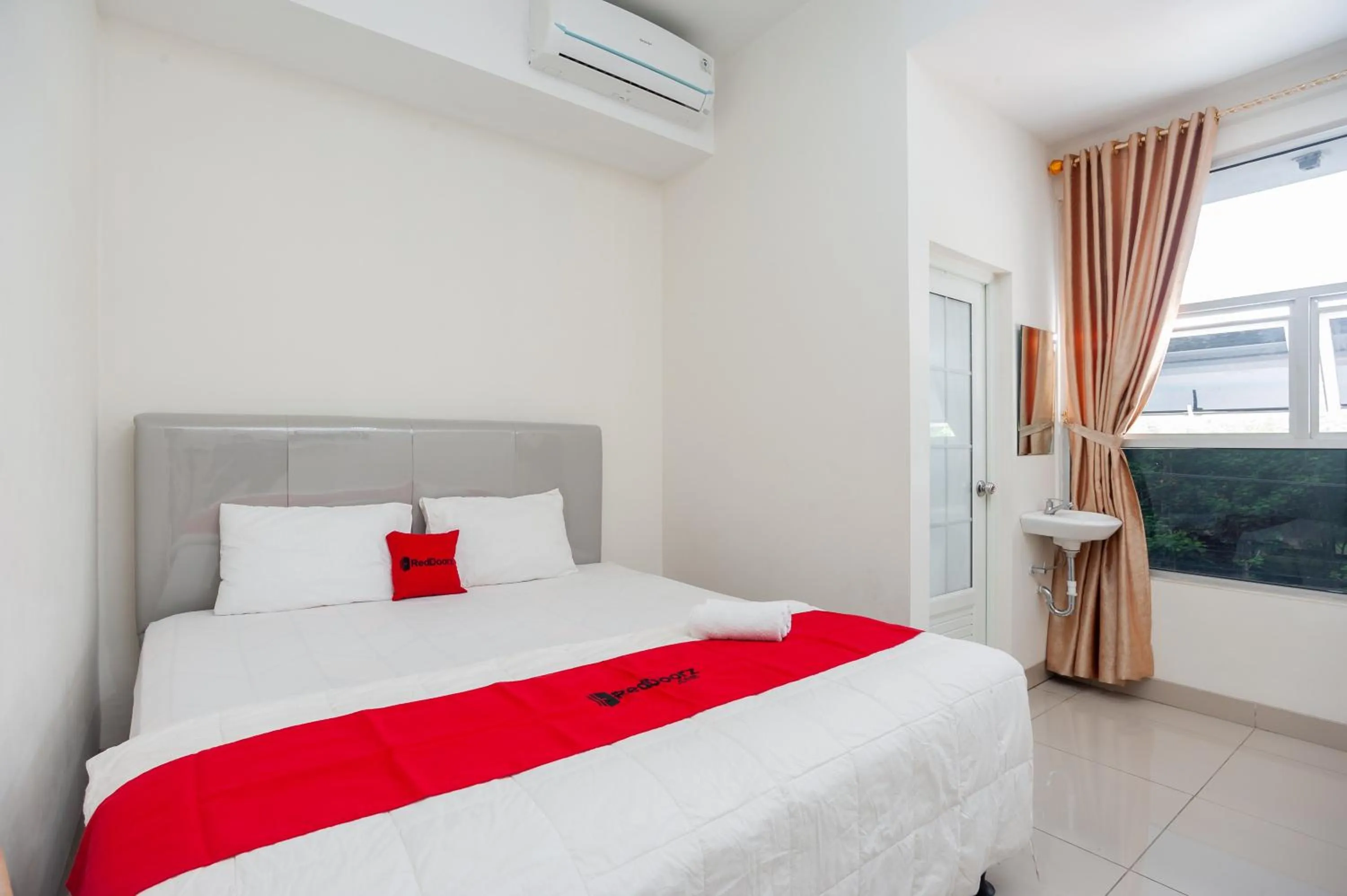 Bed in RedDoorz @ Kali Balok Lampung