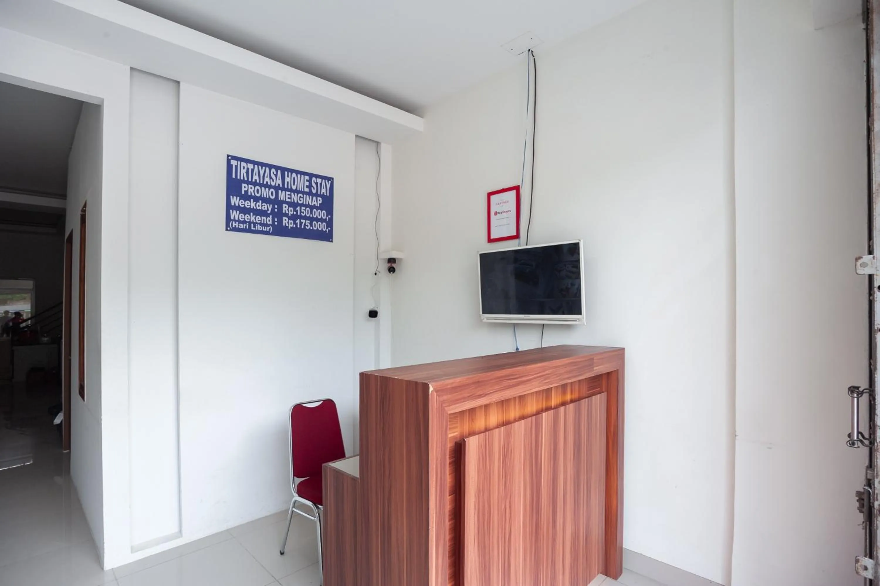Lobby or reception in RedDoorz @ Kali Balok Lampung