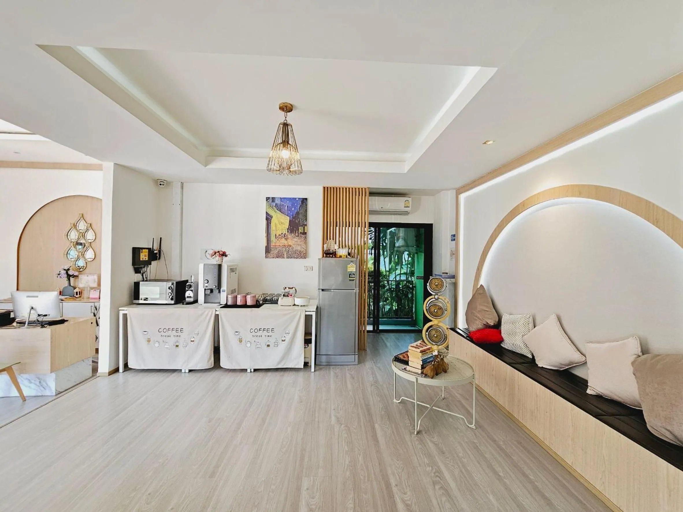 Coffee/tea facilities in STAYHERE@AIRPORT SERVICE APARTMENT