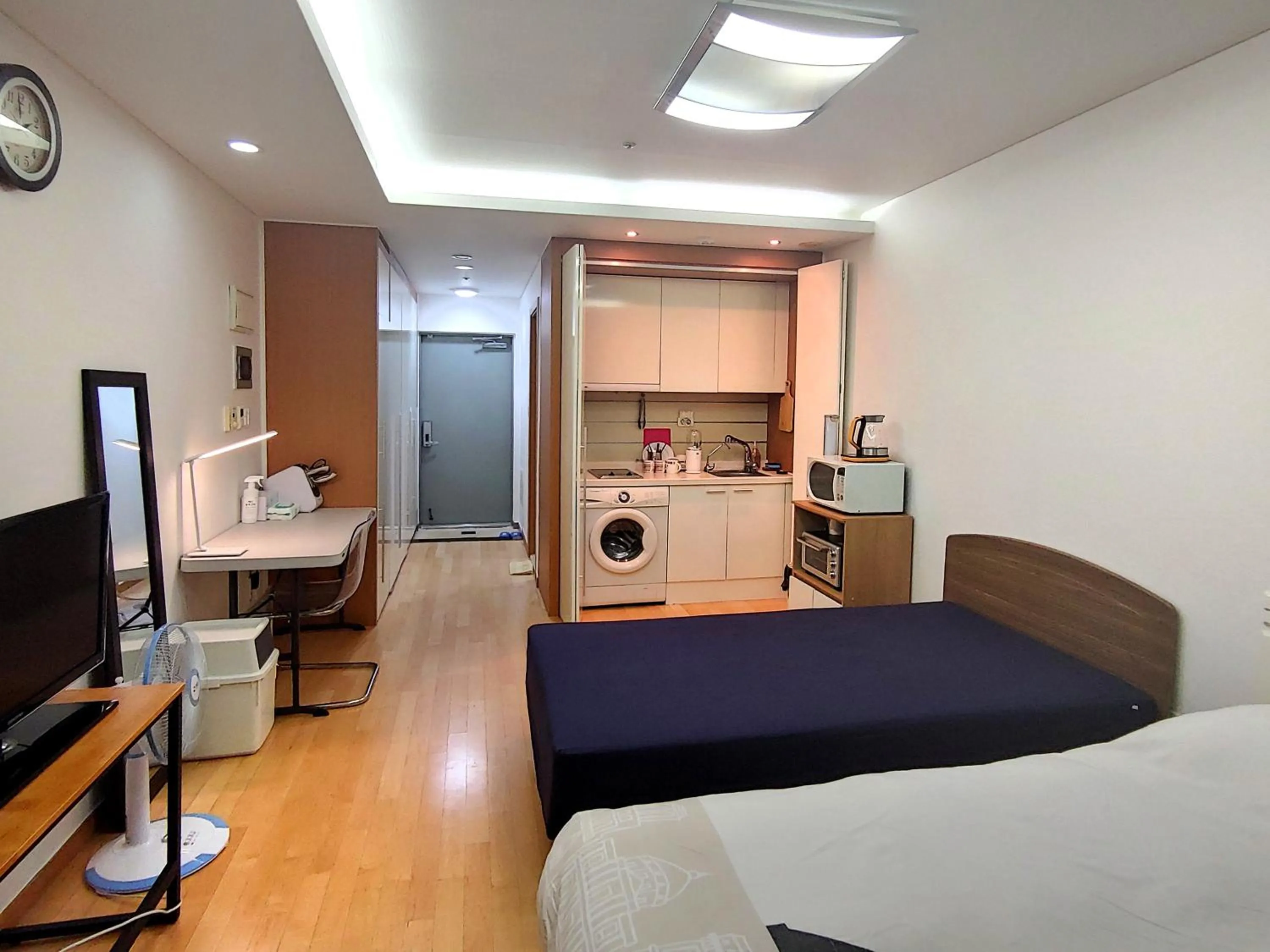 Bed in Khan Residence