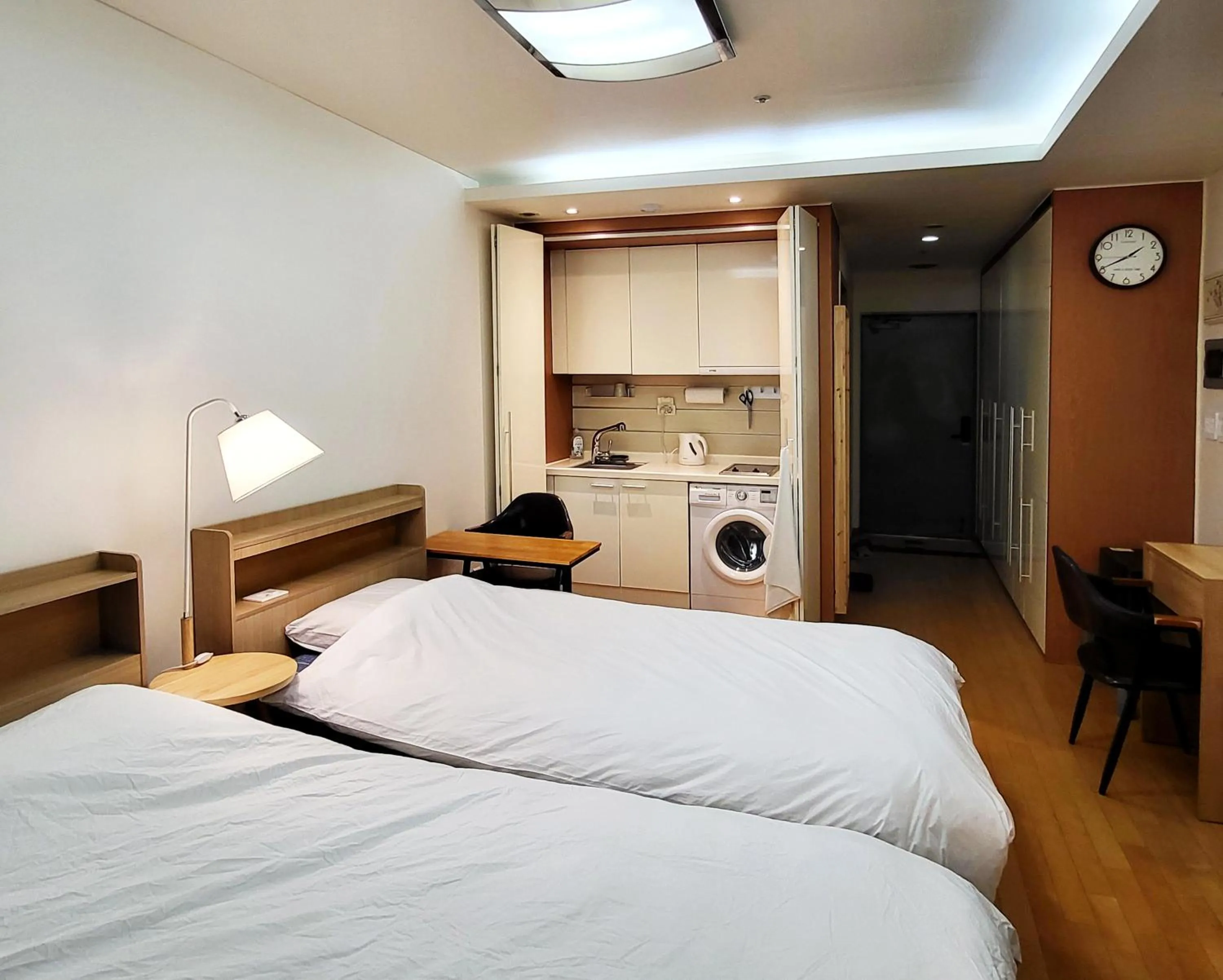 Bed in Khan Residence