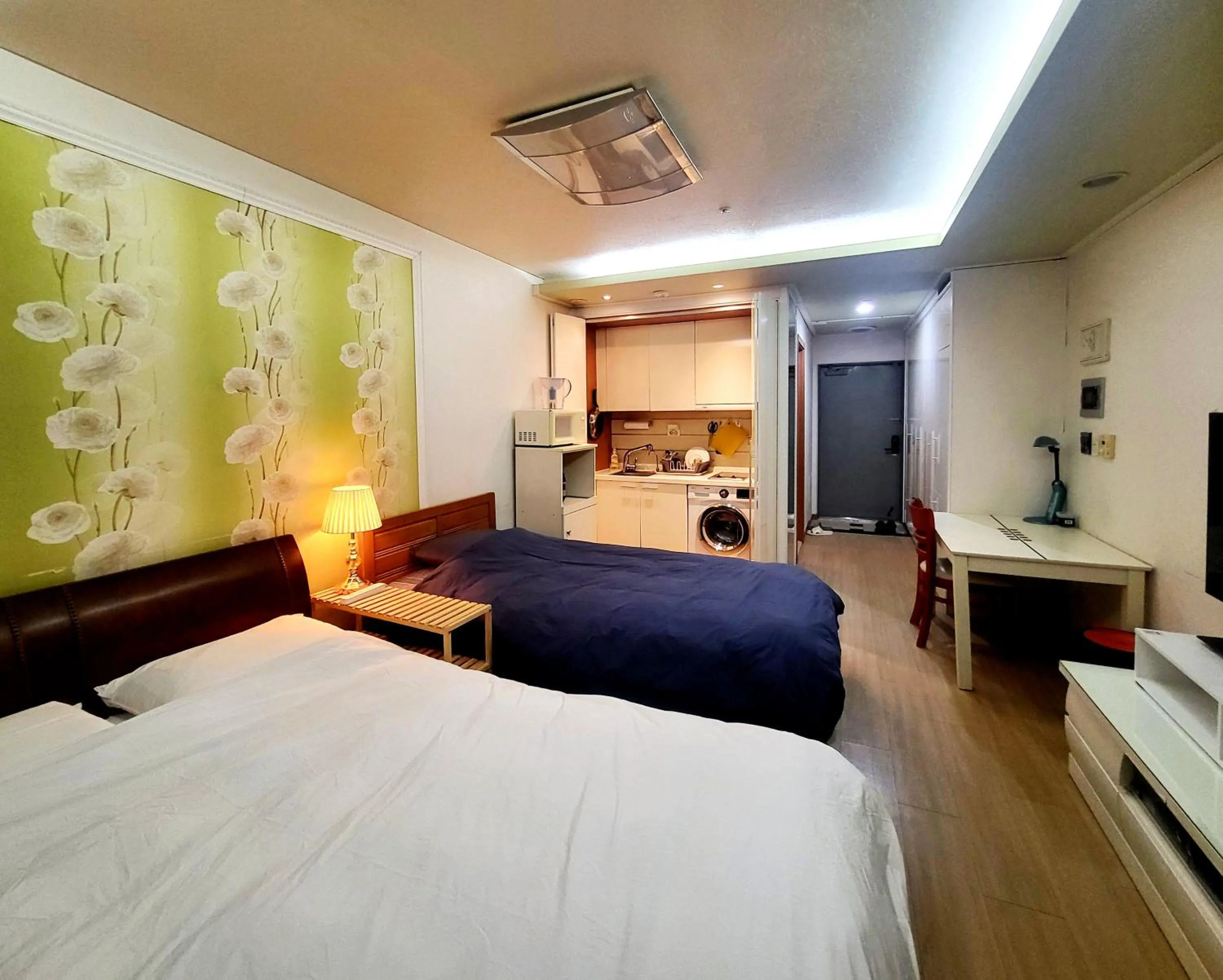 Bed in Khan Residence