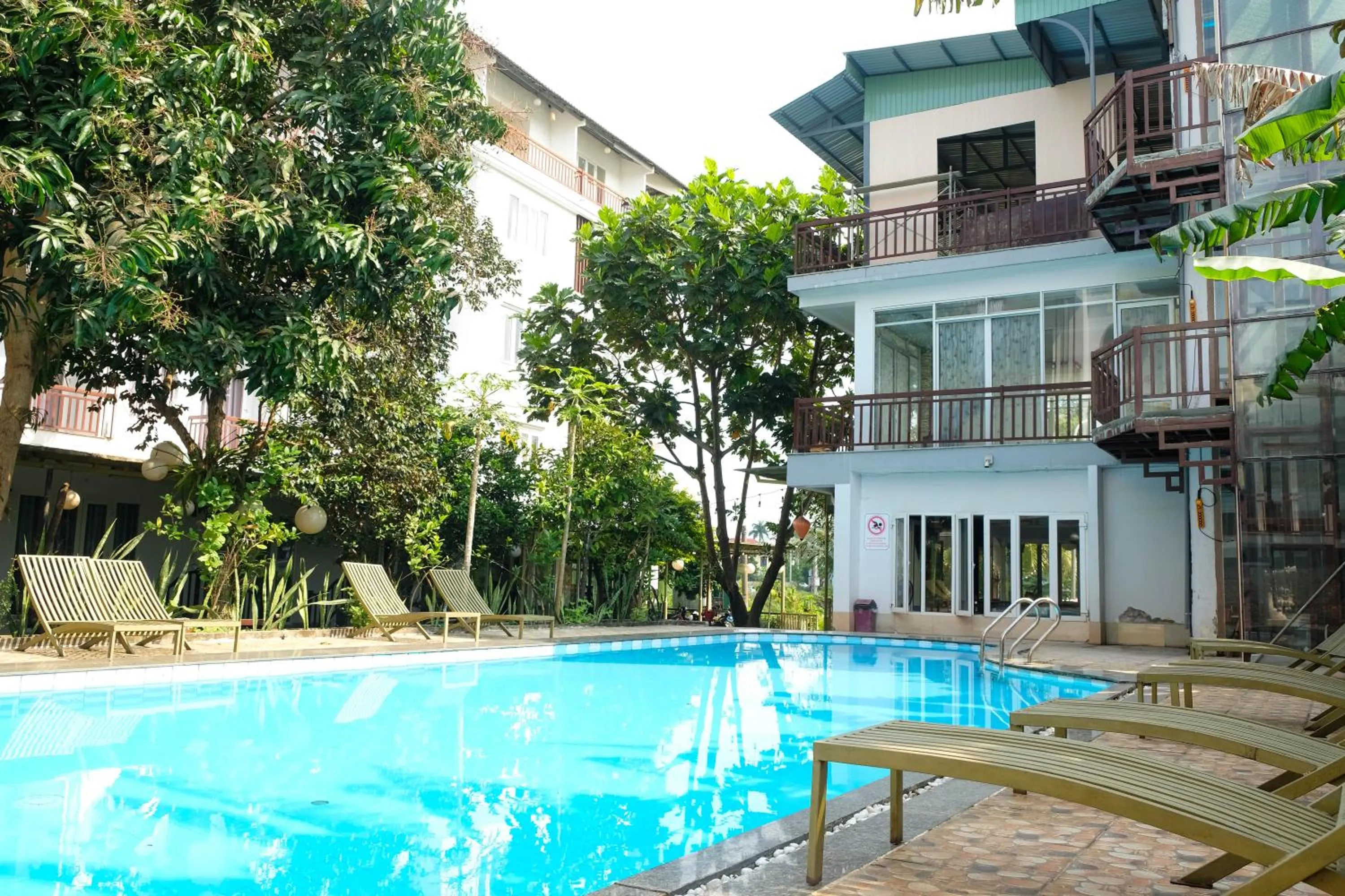 Spring in Paradise Hotel Hoi An