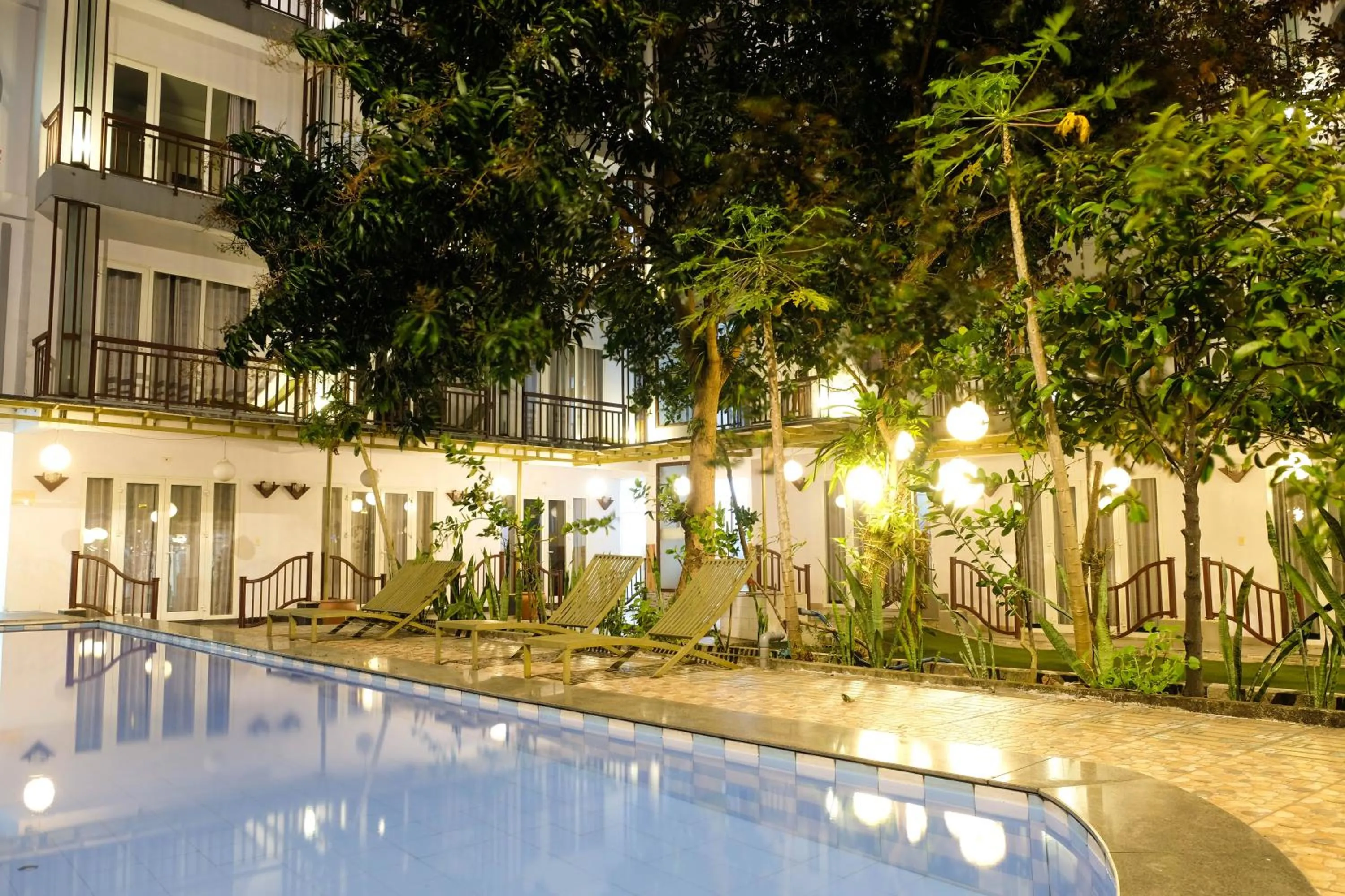 Pool view in Paradise Hotel Hoi An