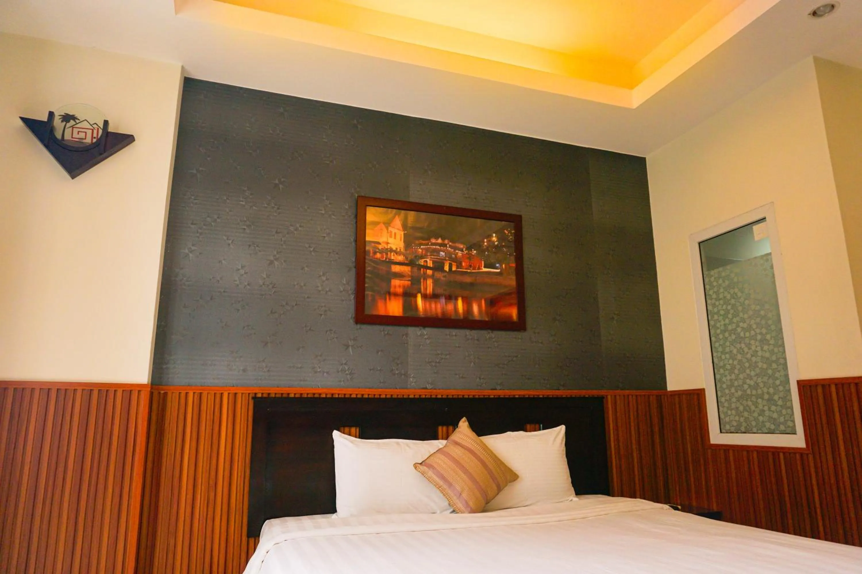 Property building, Bed in Paradise Hotel Hoi An