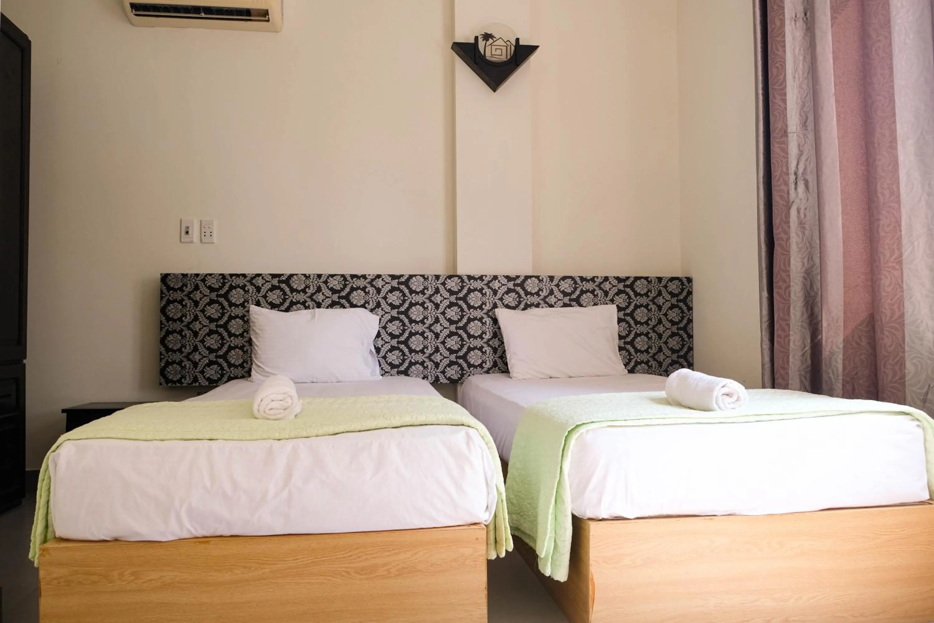 Property building, Bed in Paradise Hotel Hoi An