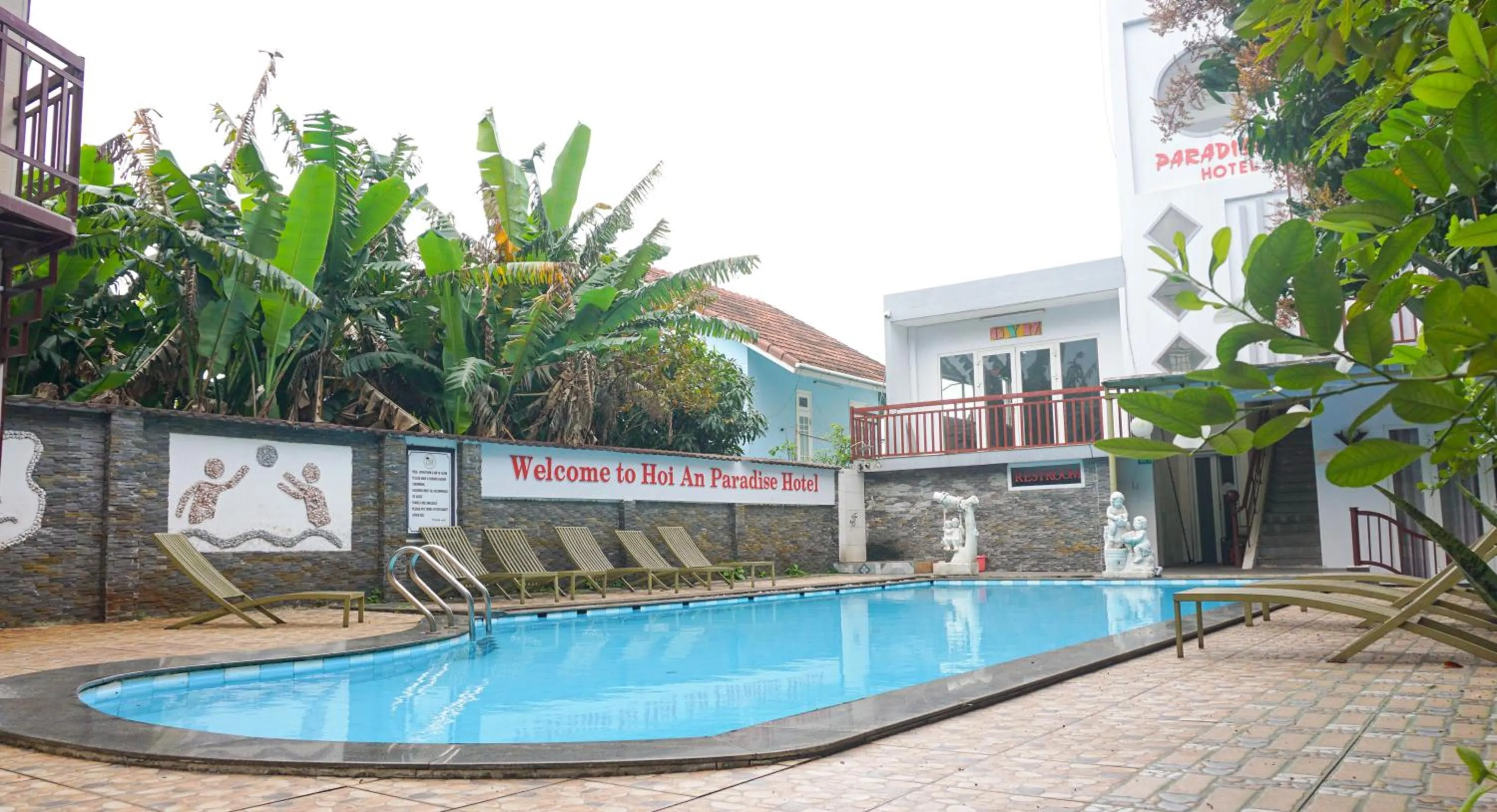 Swimming pool in Paradise Hotel Hoi An