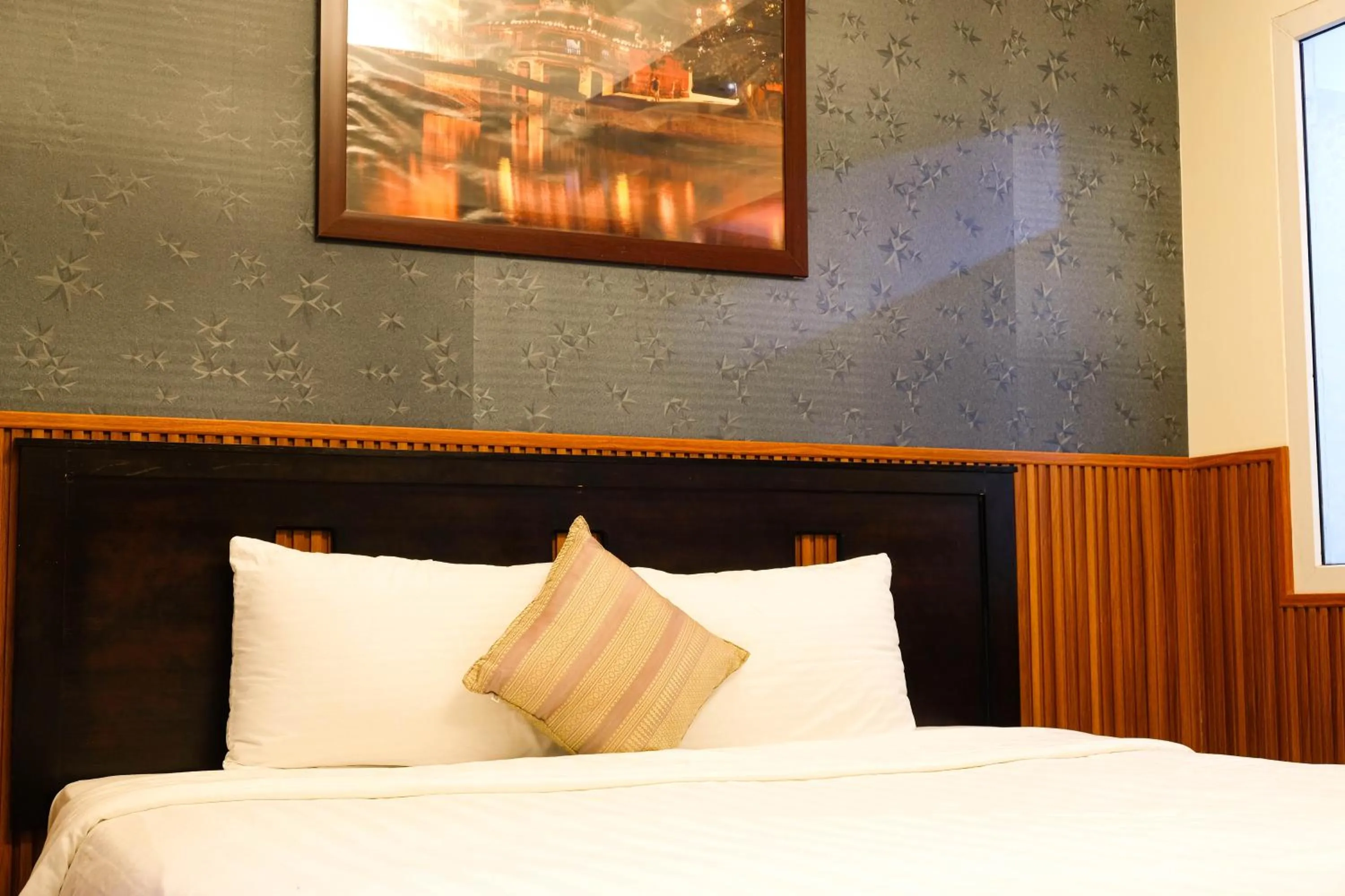 Photo of the whole room, Bed in Paradise Hotel Hoi An