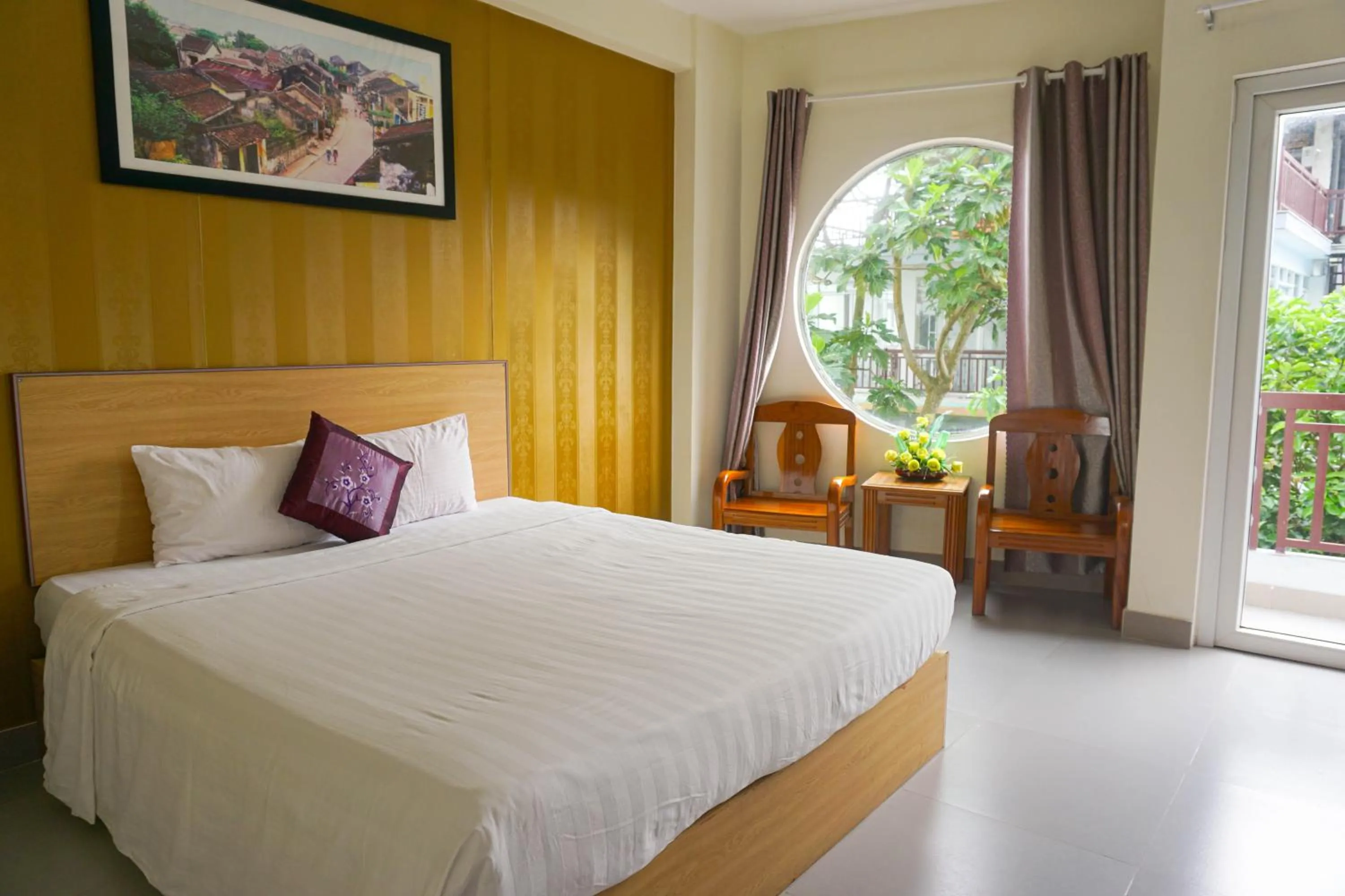 King Room with Balcony in Paradise Hotel Hoi An