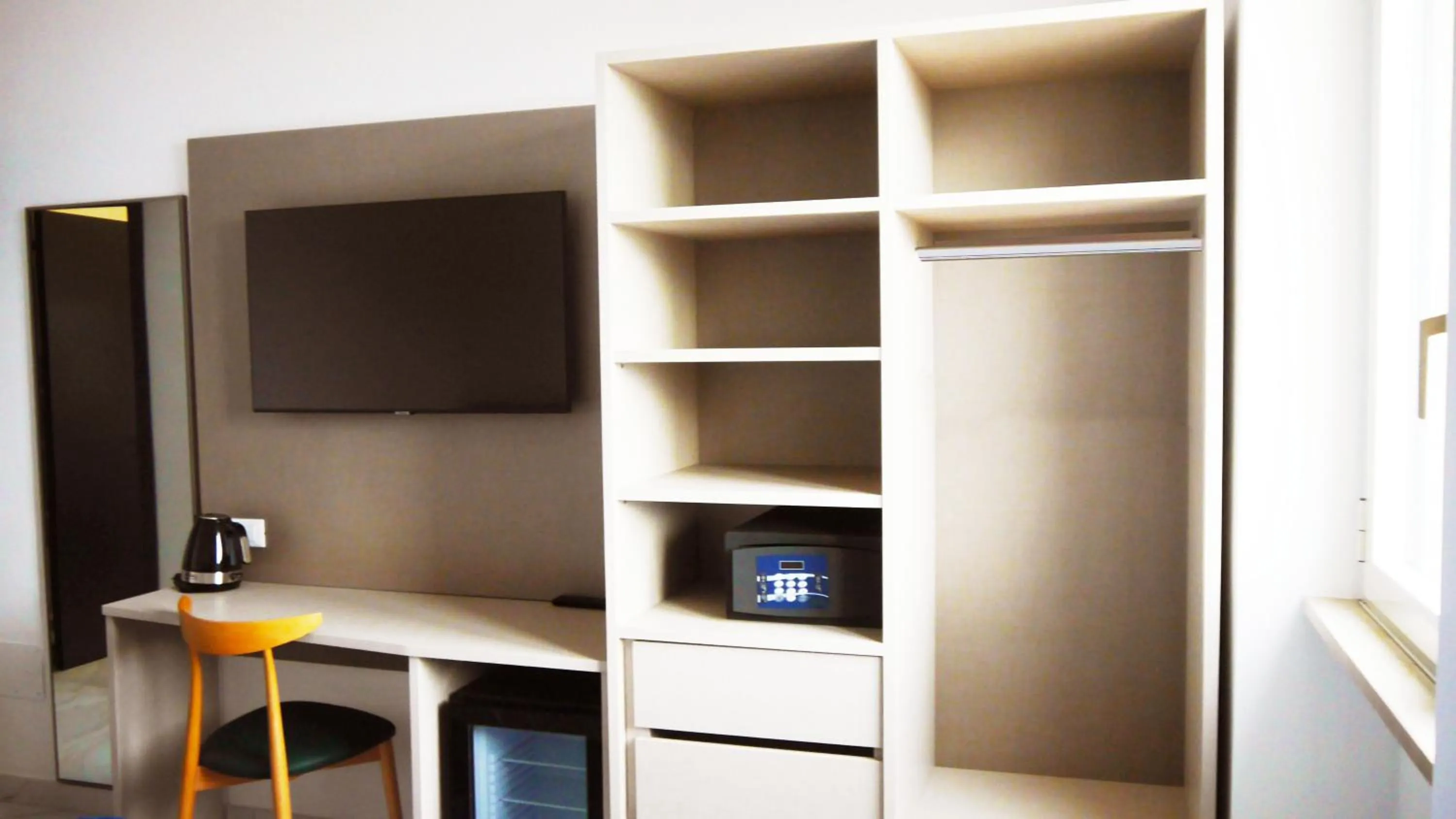 TV and multimedia in HOTEL HOUSE GARGANO