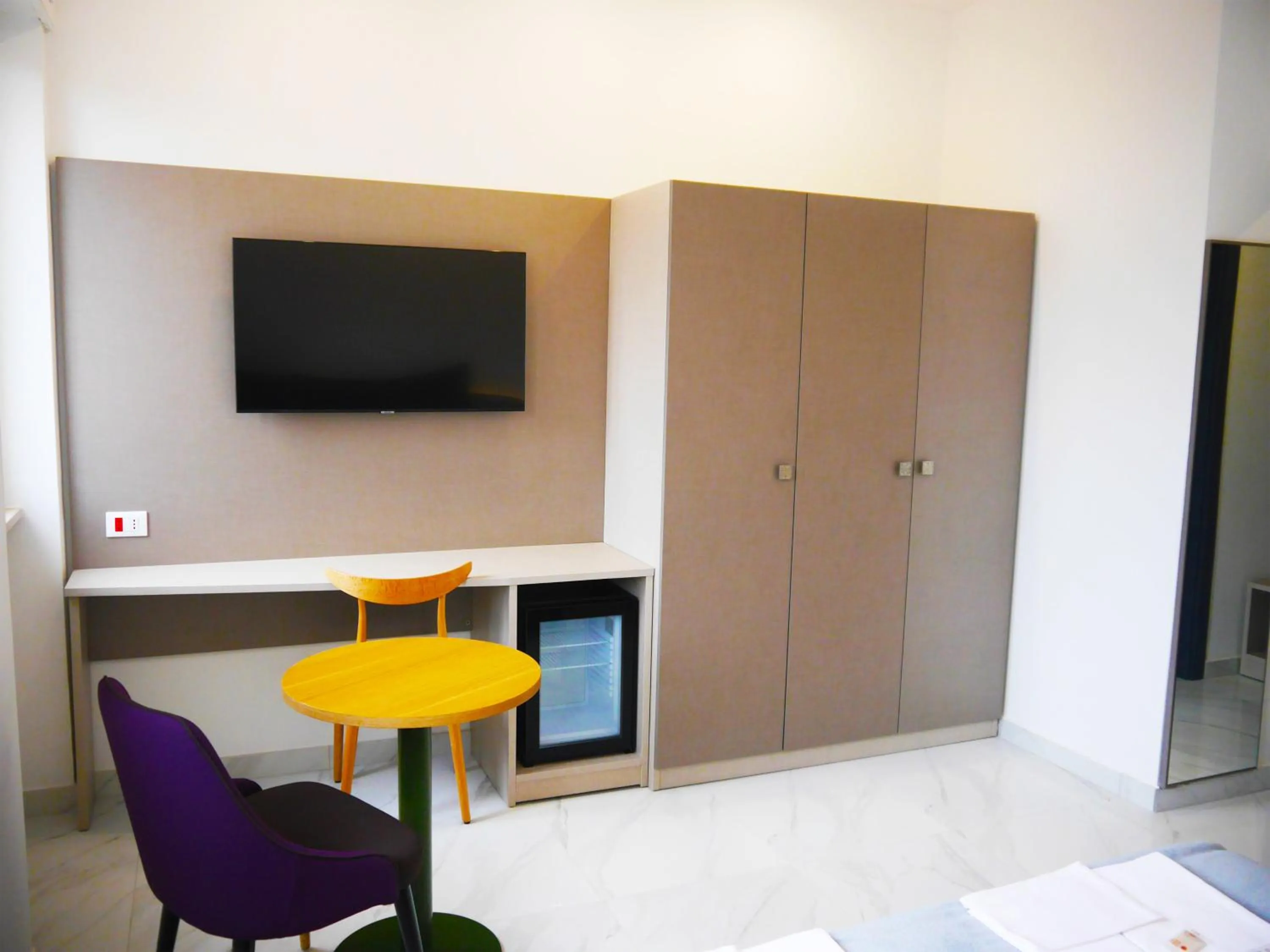 wardrobe in HOTEL HOUSE GARGANO