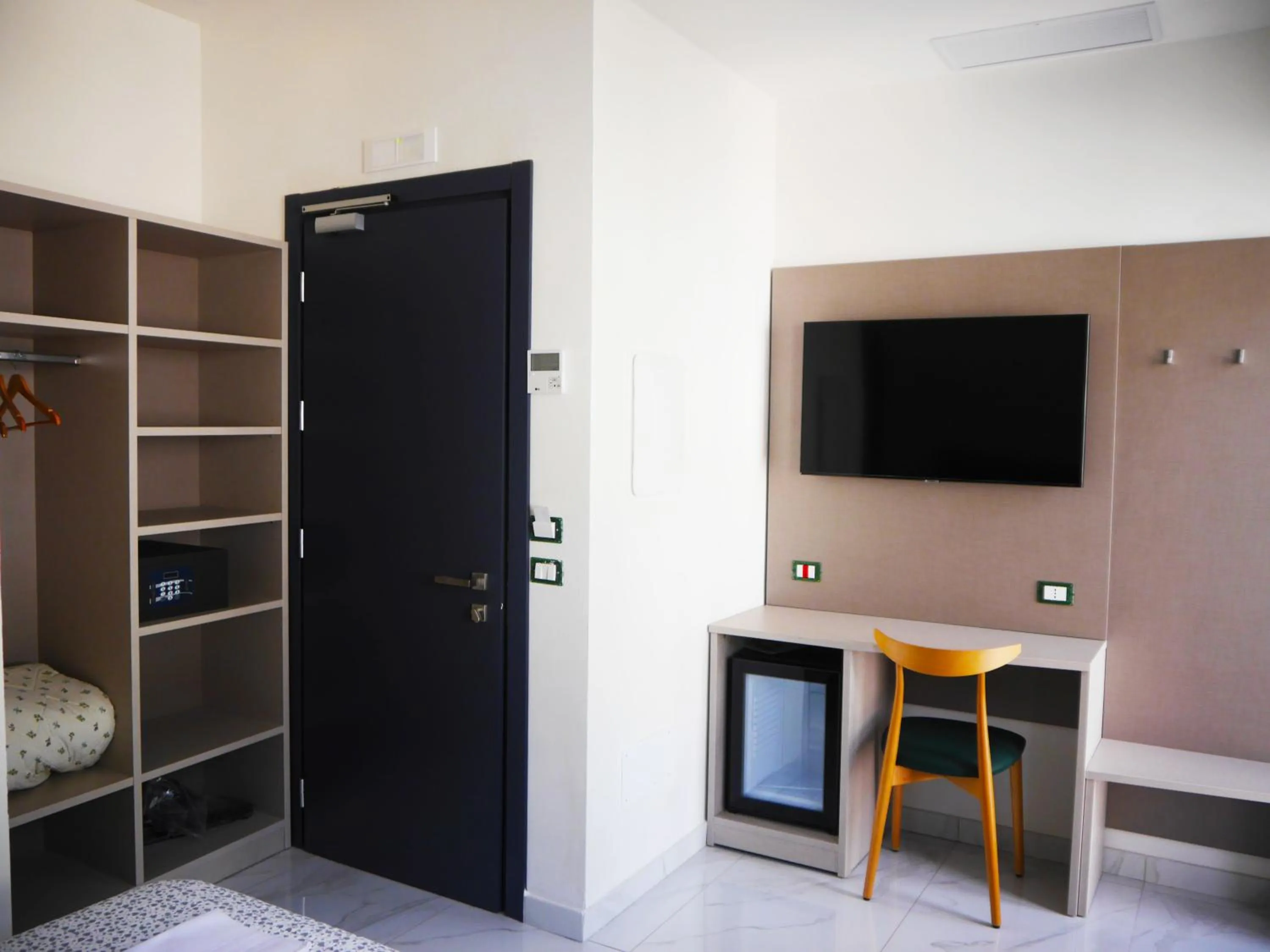 TV and multimedia in HOTEL HOUSE GARGANO